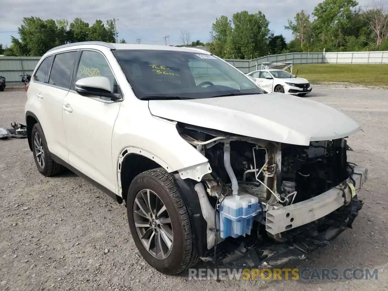 1 Photograph of a damaged car 5TDJZRFH1KS616138 TOYOTA HIGHLANDER 2019