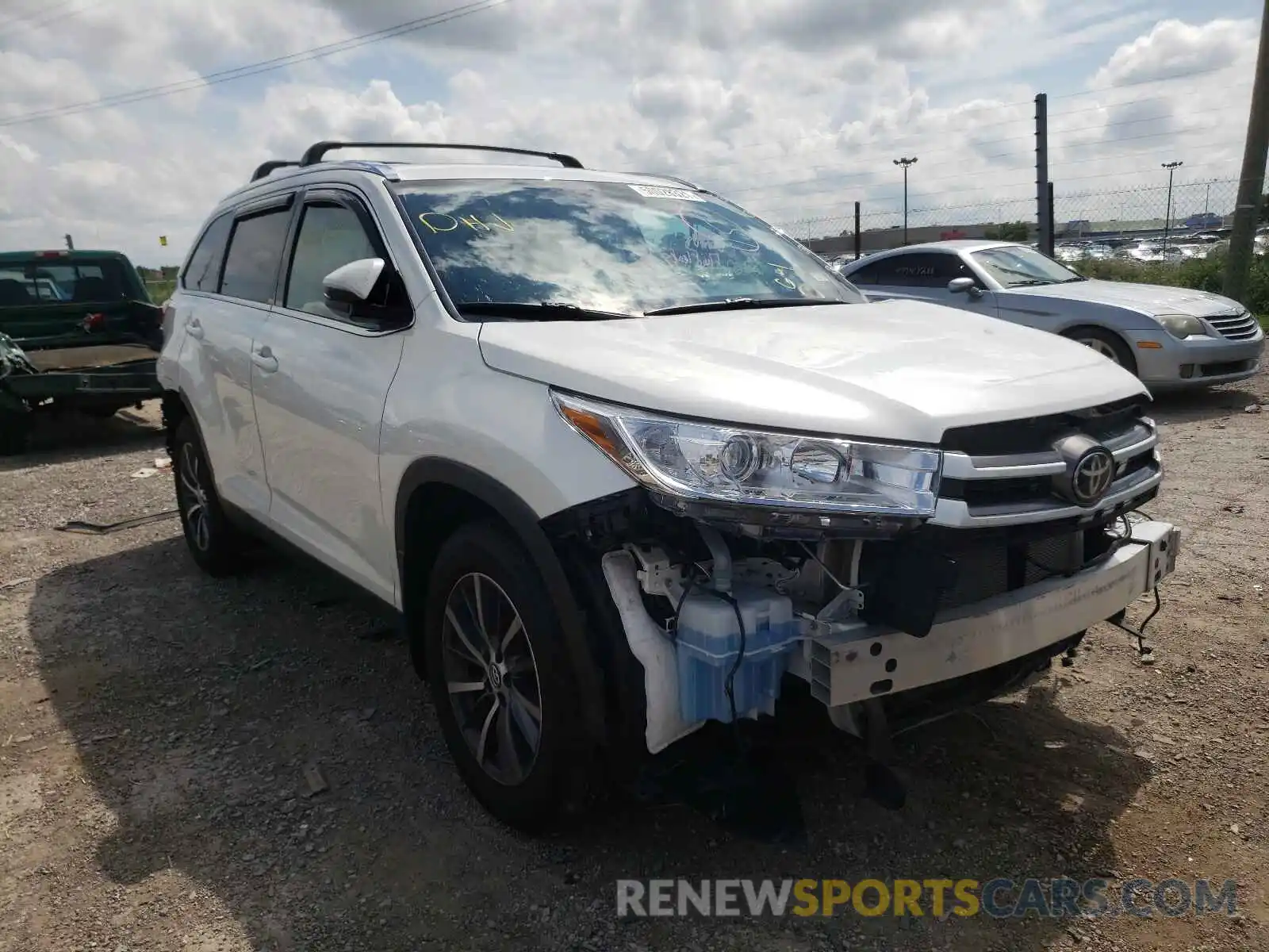 1 Photograph of a damaged car 5TDJZRFH1KS620349 TOYOTA HIGHLANDER 2019