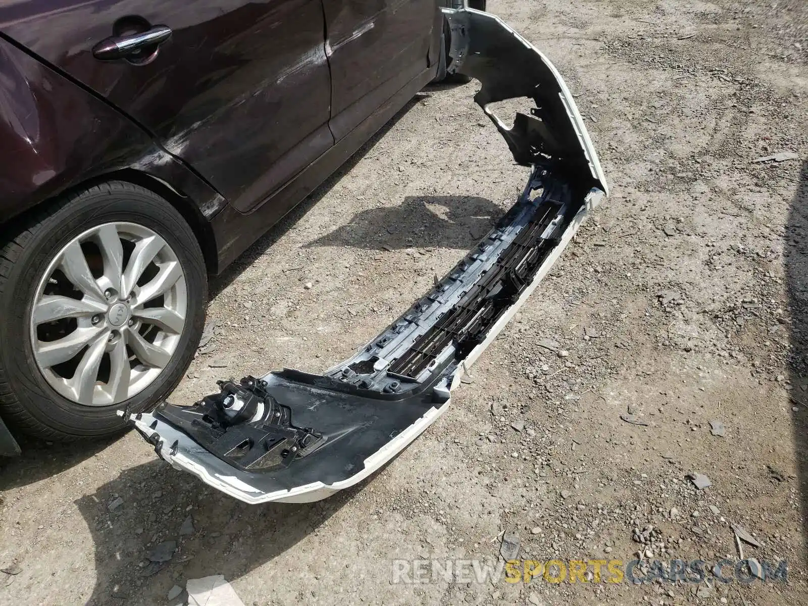 9 Photograph of a damaged car 5TDJZRFH1KS620349 TOYOTA HIGHLANDER 2019