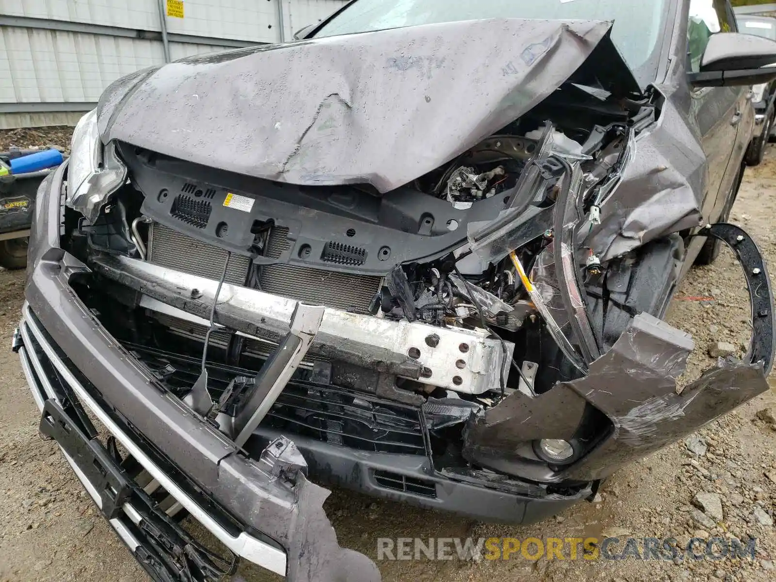 9 Photograph of a damaged car 5TDJZRFH1KS624160 TOYOTA HIGHLANDER 2019