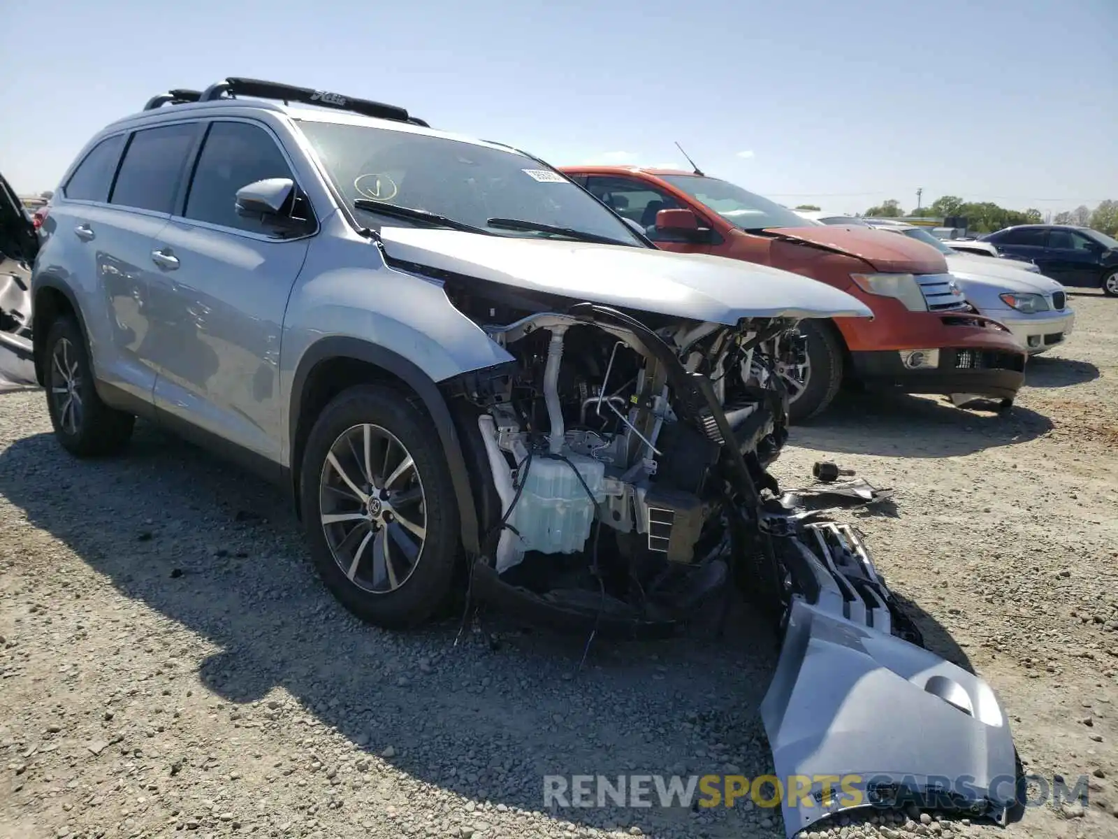 1 Photograph of a damaged car 5TDJZRFH1KS624580 TOYOTA HIGHLANDER 2019