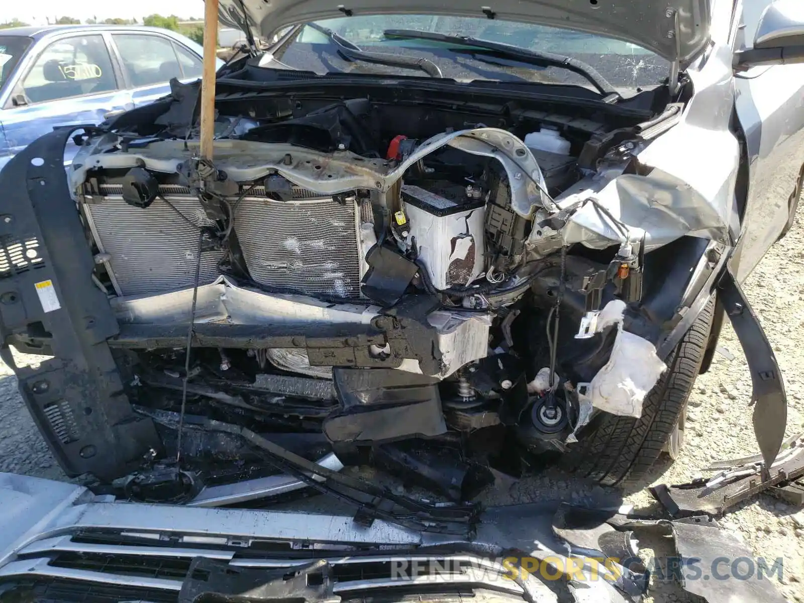 9 Photograph of a damaged car 5TDJZRFH1KS624580 TOYOTA HIGHLANDER 2019