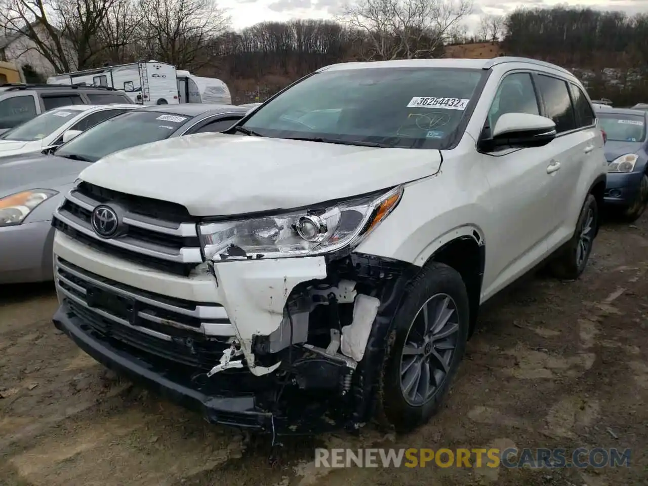 2 Photograph of a damaged car 5TDJZRFH1KS629052 TOYOTA HIGHLANDER 2019