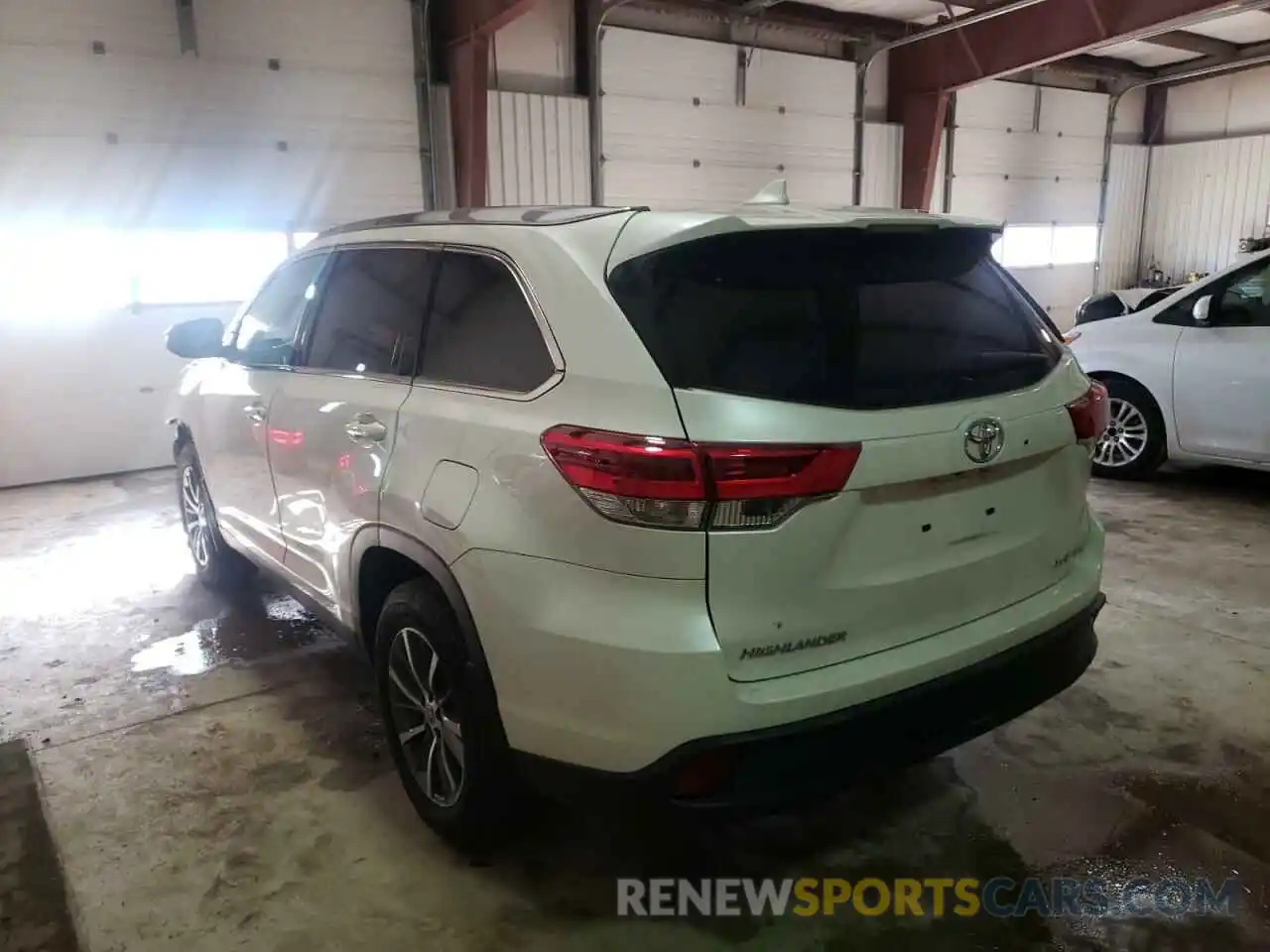 3 Фотография поврежденного автомобиля 5TDJZRFH1KS629052 TOYOTA HIGHLANDER 2019