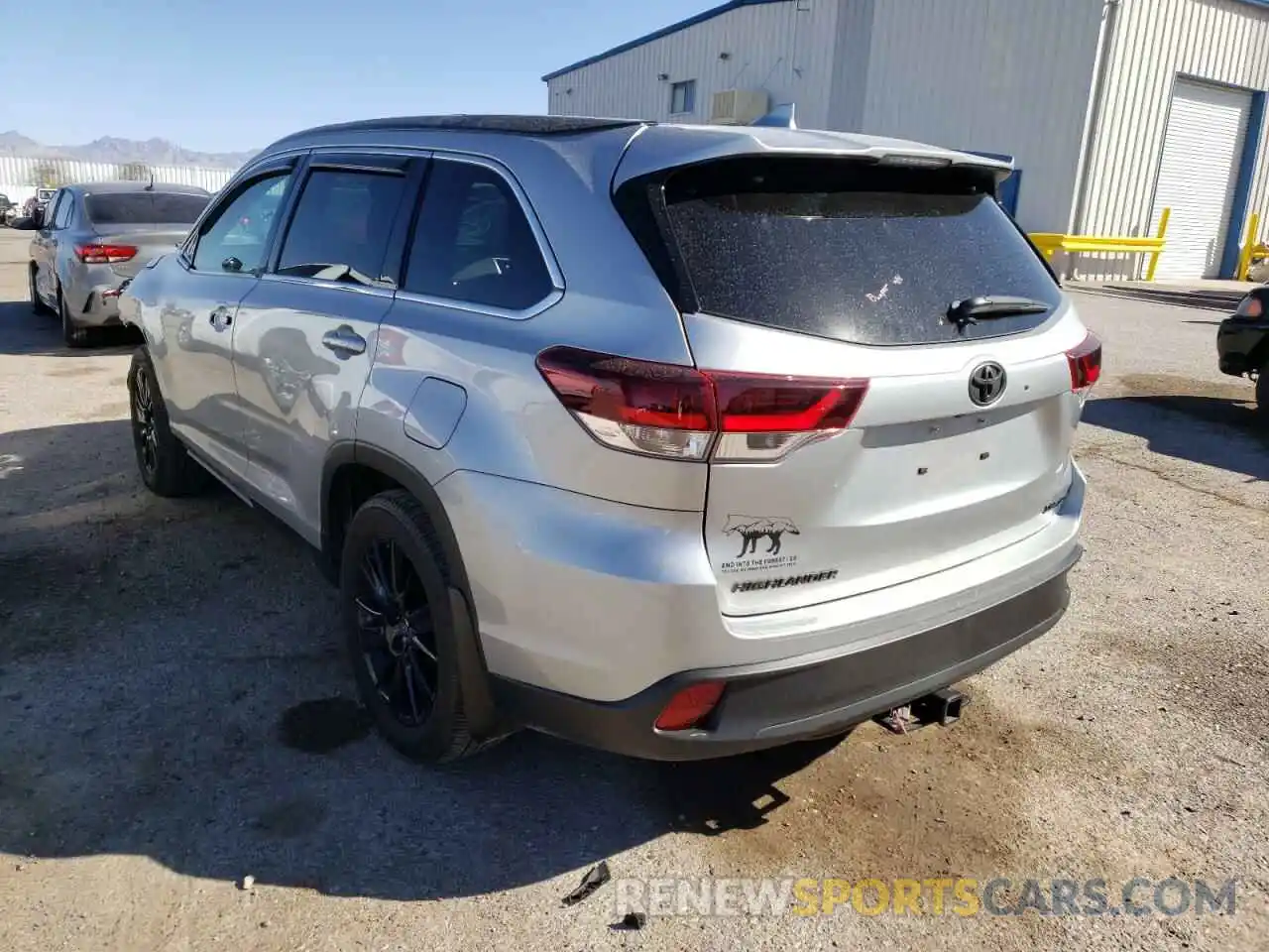 3 Photograph of a damaged car 5TDJZRFH1KS629570 TOYOTA HIGHLANDER 2019