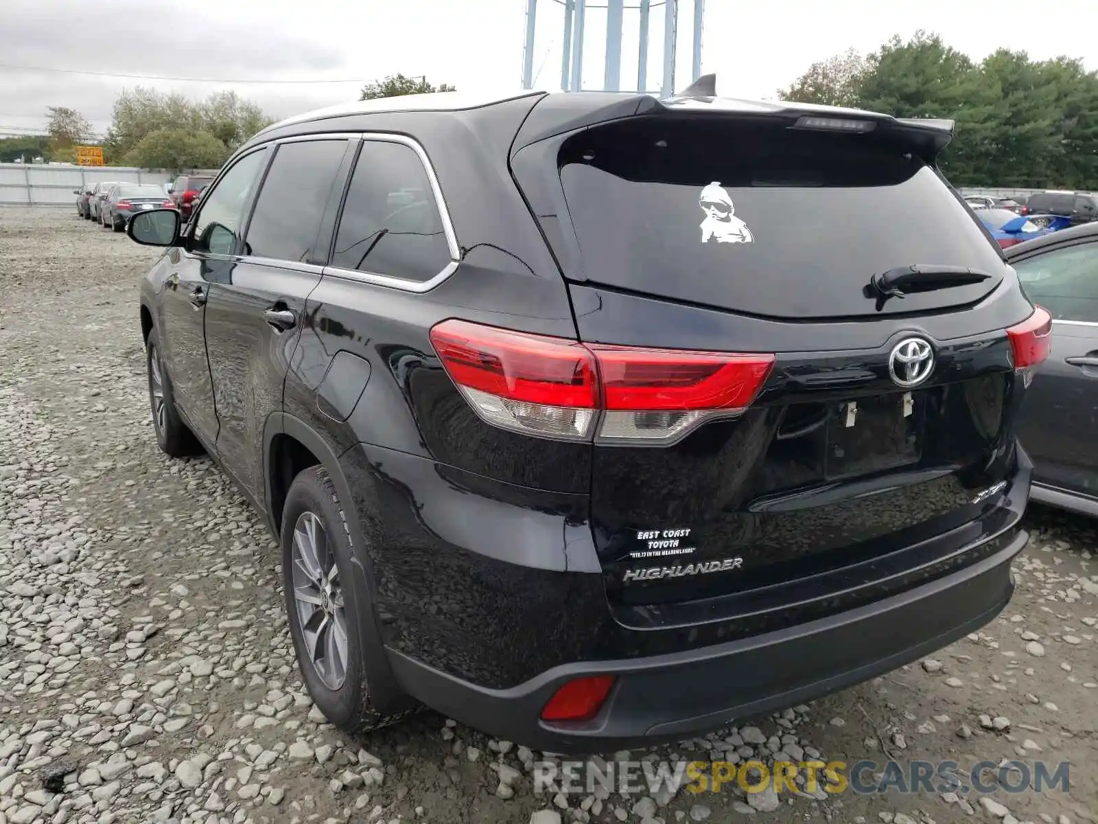 3 Photograph of a damaged car 5TDJZRFH1KS629763 TOYOTA HIGHLANDER 2019