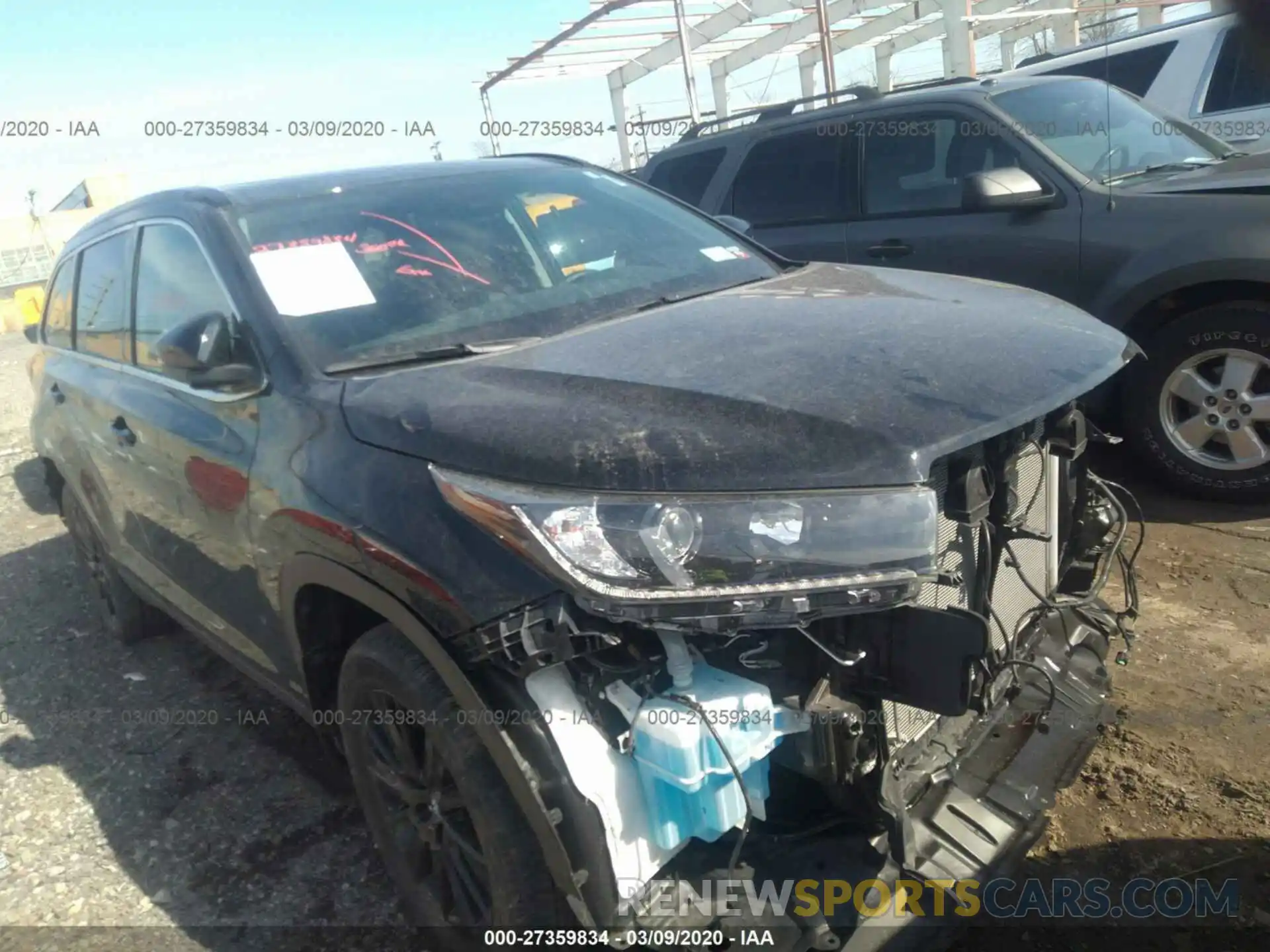 1 Photograph of a damaged car 5TDJZRFH1KS704056 TOYOTA HIGHLANDER 2019