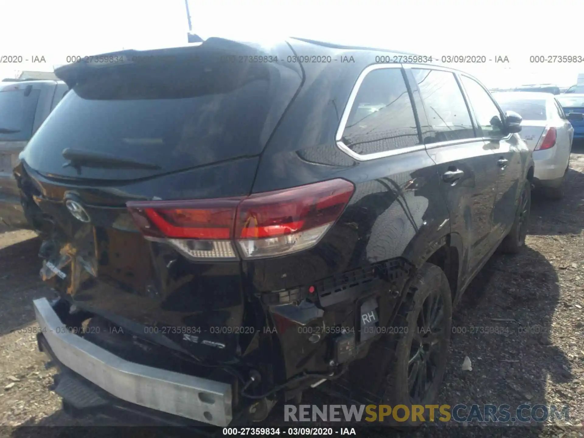 4 Photograph of a damaged car 5TDJZRFH1KS704056 TOYOTA HIGHLANDER 2019