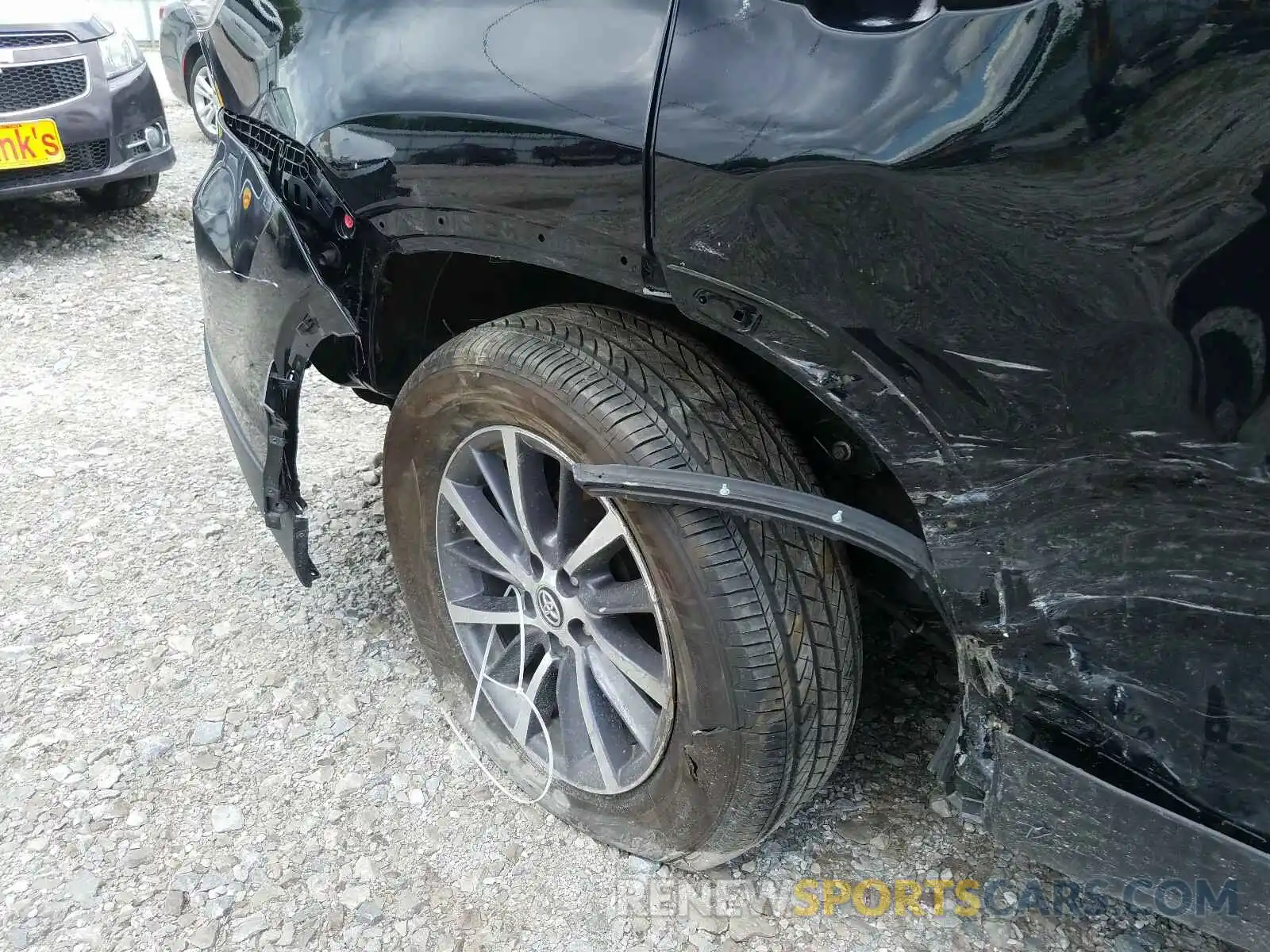 9 Photograph of a damaged car 5TDJZRFH1KS707331 TOYOTA HIGHLANDER 2019