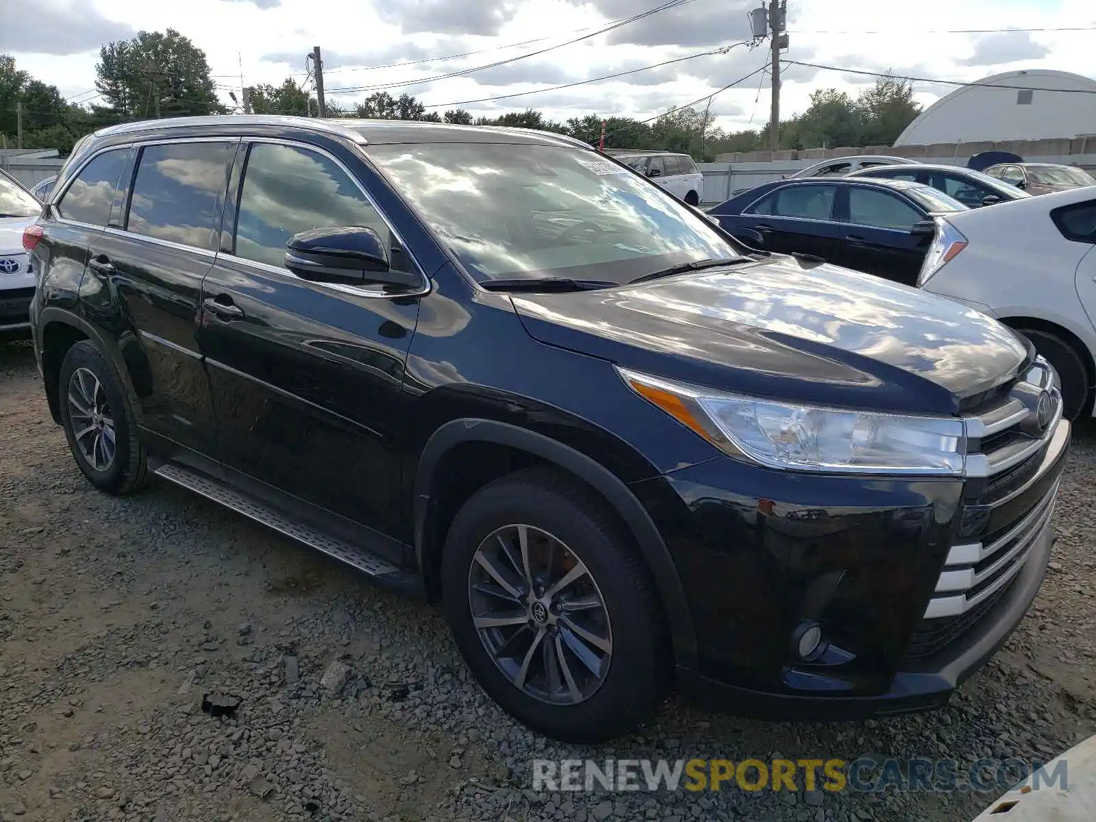 1 Photograph of a damaged car 5TDJZRFH1KS718815 TOYOTA HIGHLANDER 2019