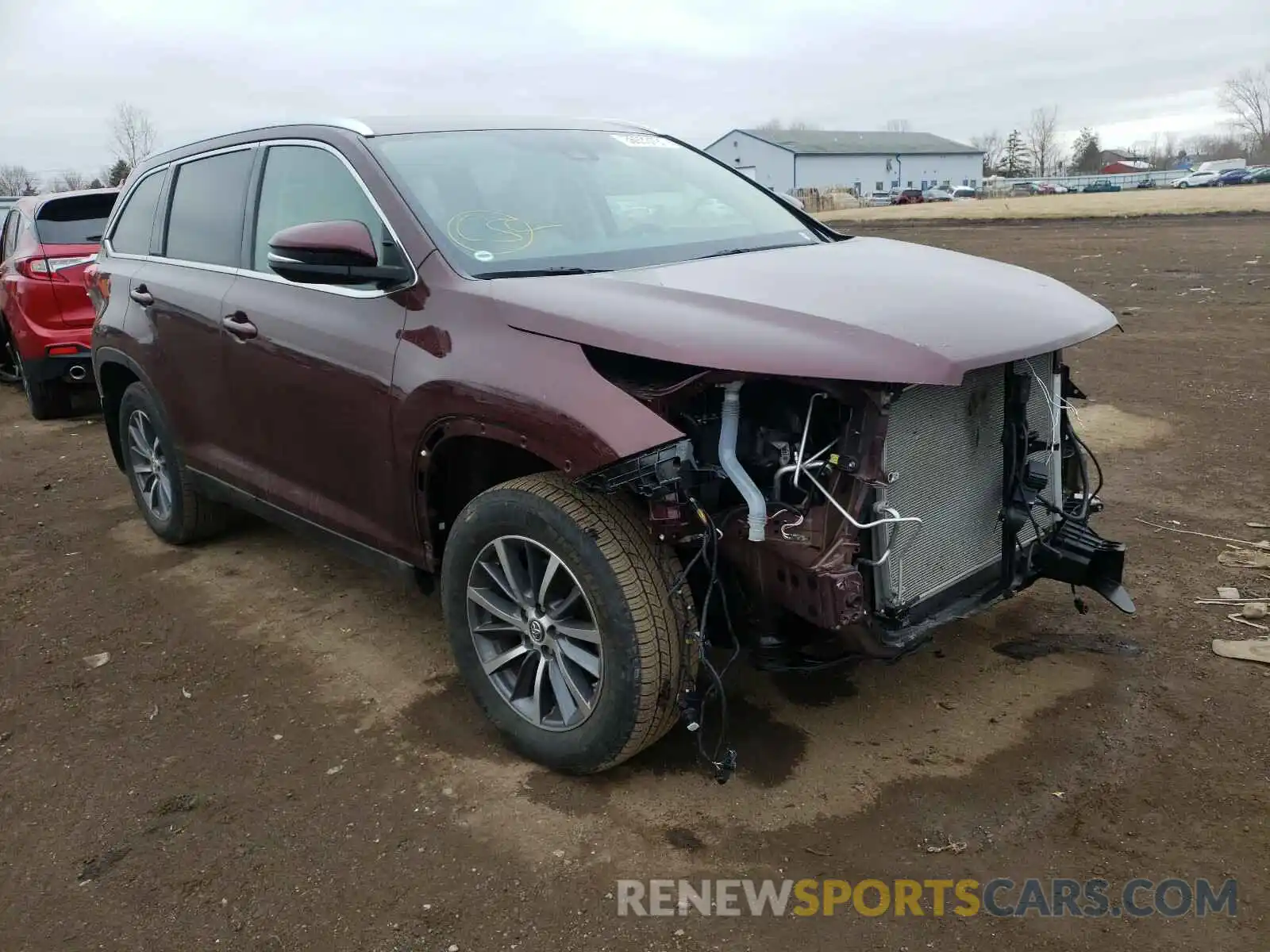 1 Photograph of a damaged car 5TDJZRFH1KS720290 TOYOTA HIGHLANDER 2019