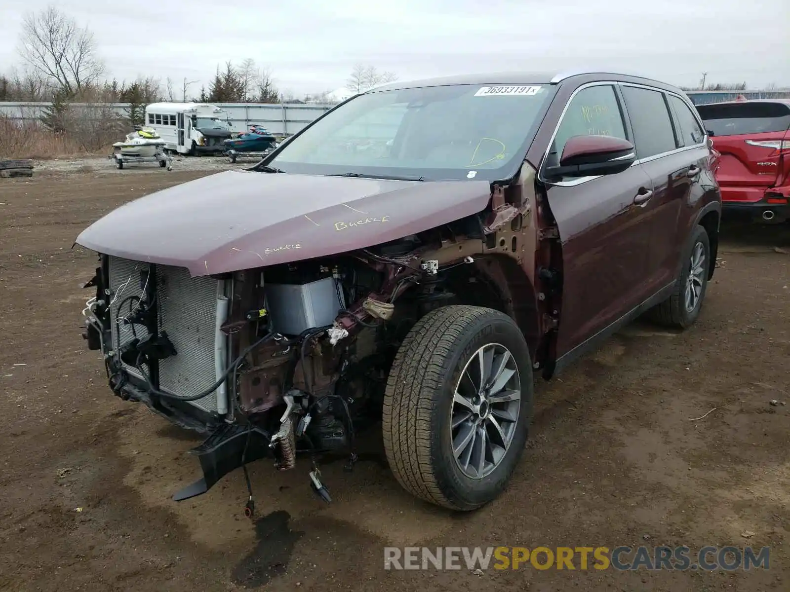 2 Photograph of a damaged car 5TDJZRFH1KS720290 TOYOTA HIGHLANDER 2019