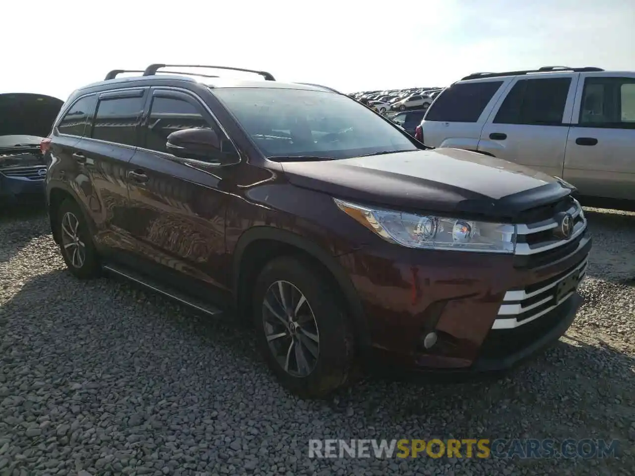 1 Photograph of a damaged car 5TDJZRFH1KS721312 TOYOTA HIGHLANDER 2019