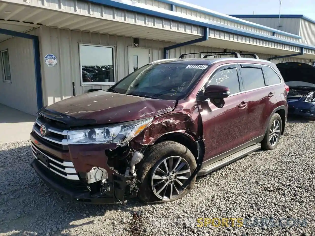 2 Photograph of a damaged car 5TDJZRFH1KS721312 TOYOTA HIGHLANDER 2019