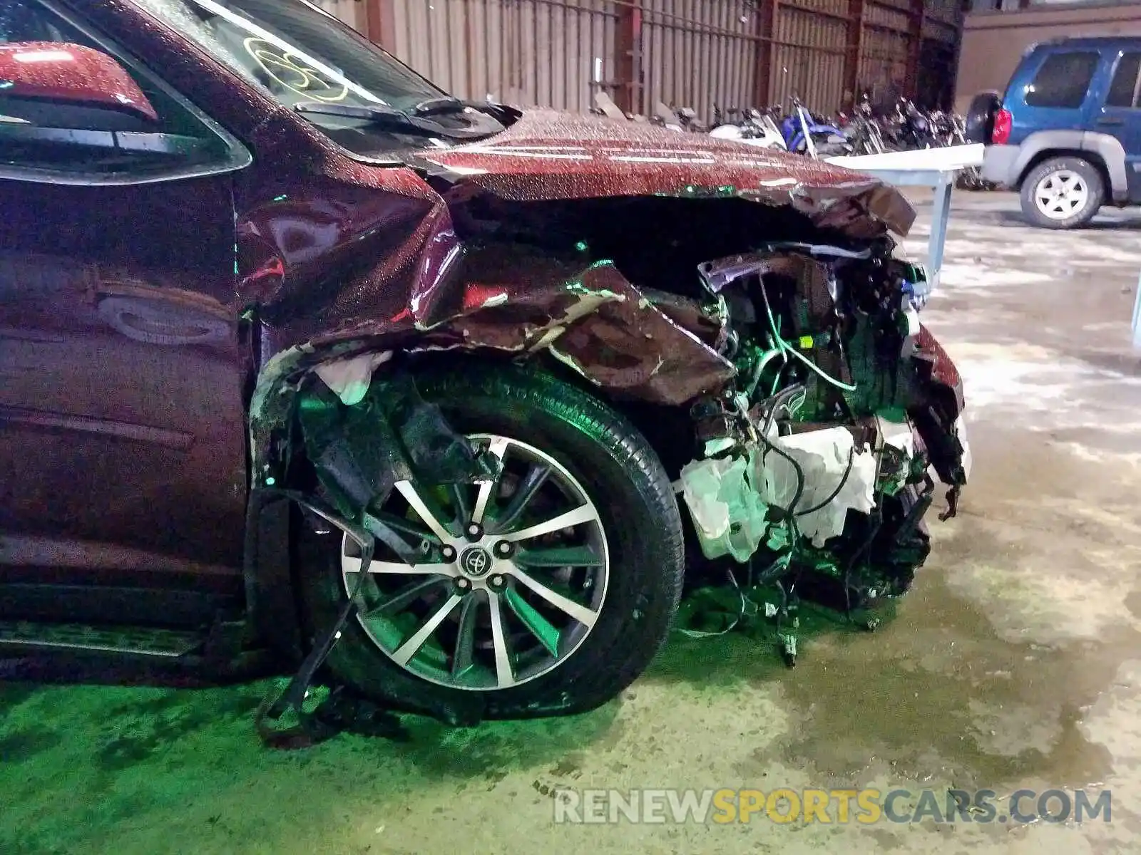 9 Photograph of a damaged car 5TDJZRFH1KS728731 TOYOTA HIGHLANDER 2019