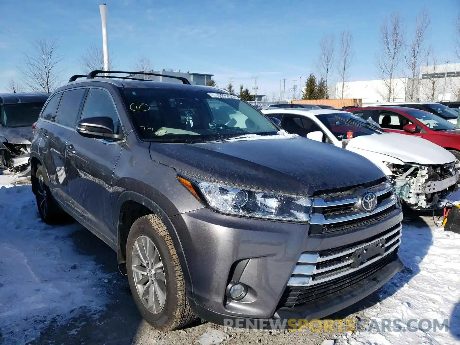 1 Photograph of a damaged car 5TDJZRFH1KS731015 TOYOTA HIGHLANDER 2019