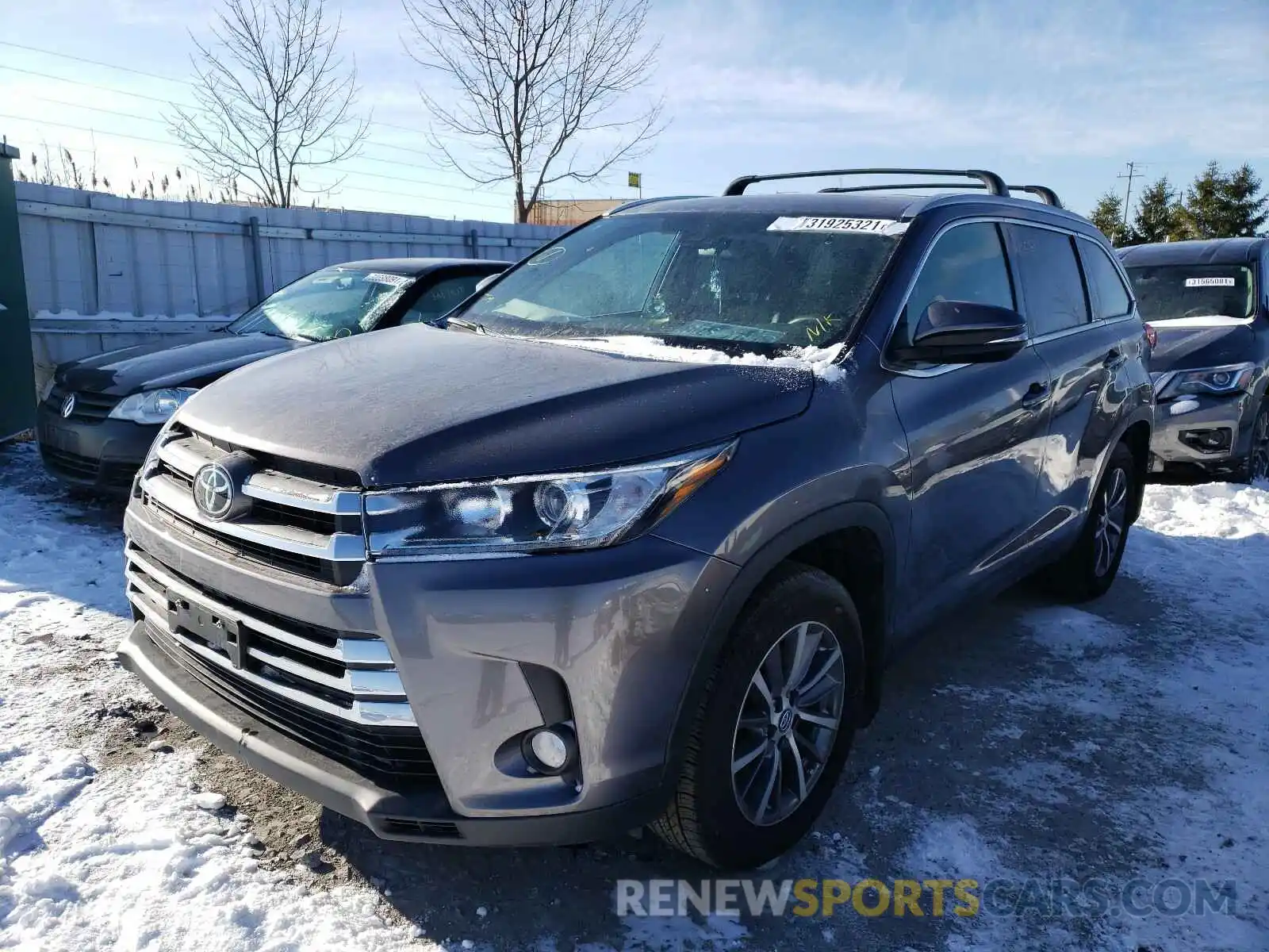 2 Photograph of a damaged car 5TDJZRFH1KS731015 TOYOTA HIGHLANDER 2019