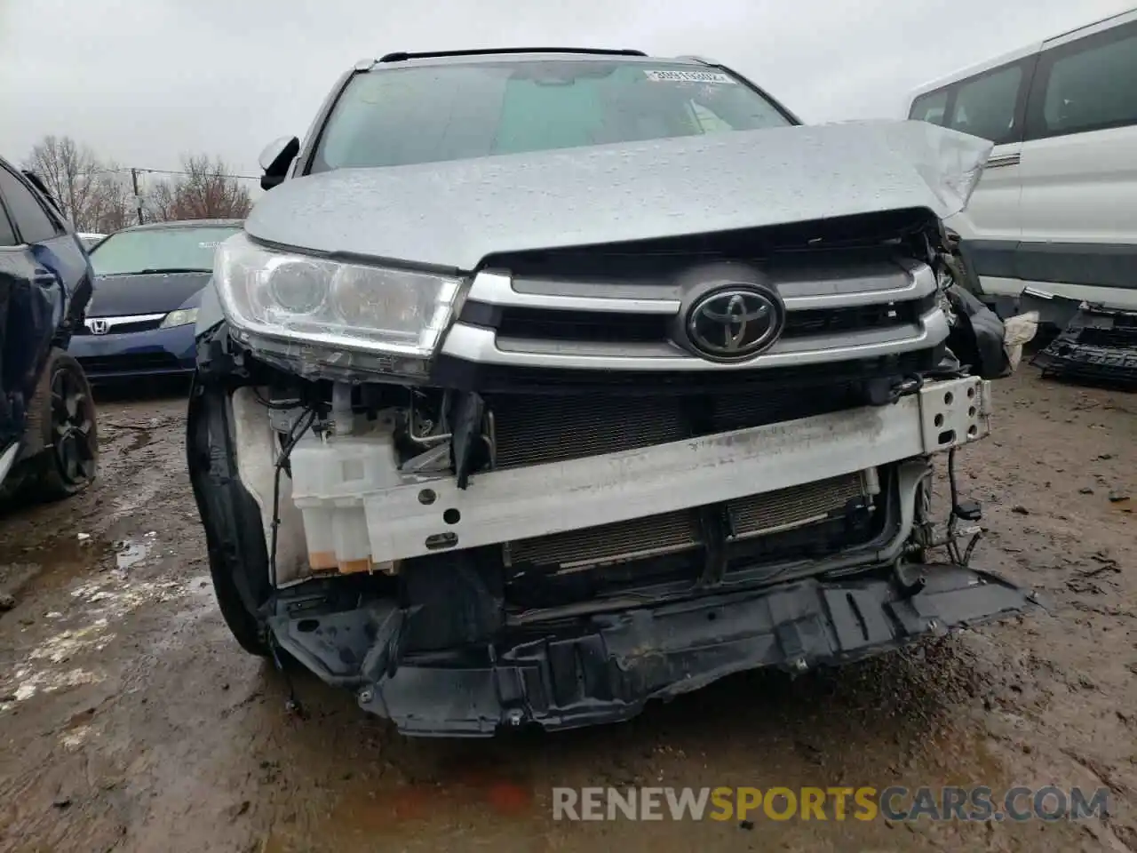 9 Photograph of a damaged car 5TDJZRFH1KS921073 TOYOTA HIGHLANDER 2019