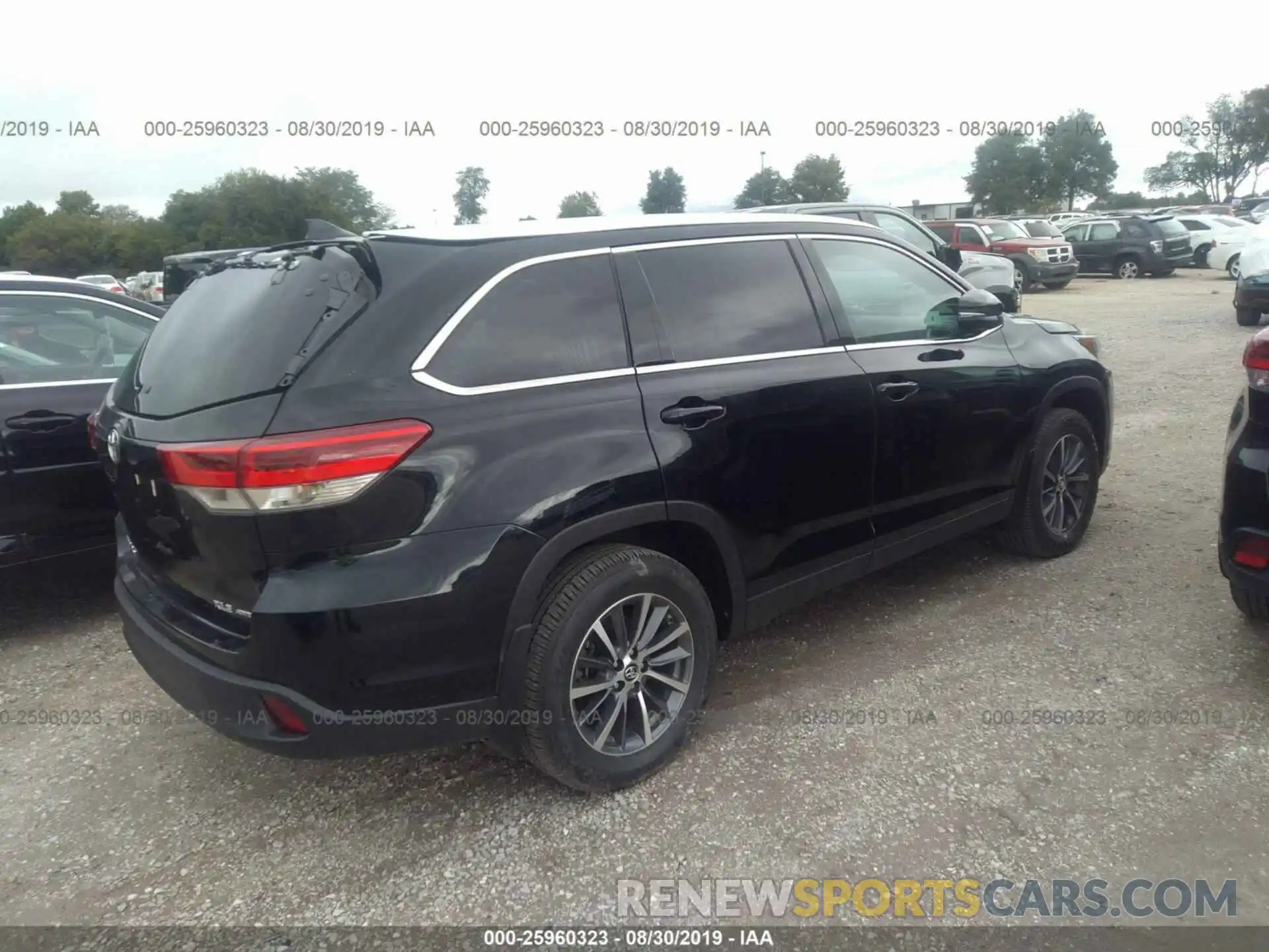 4 Photograph of a damaged car 5TDJZRFH1KS921767 TOYOTA HIGHLANDER 2019