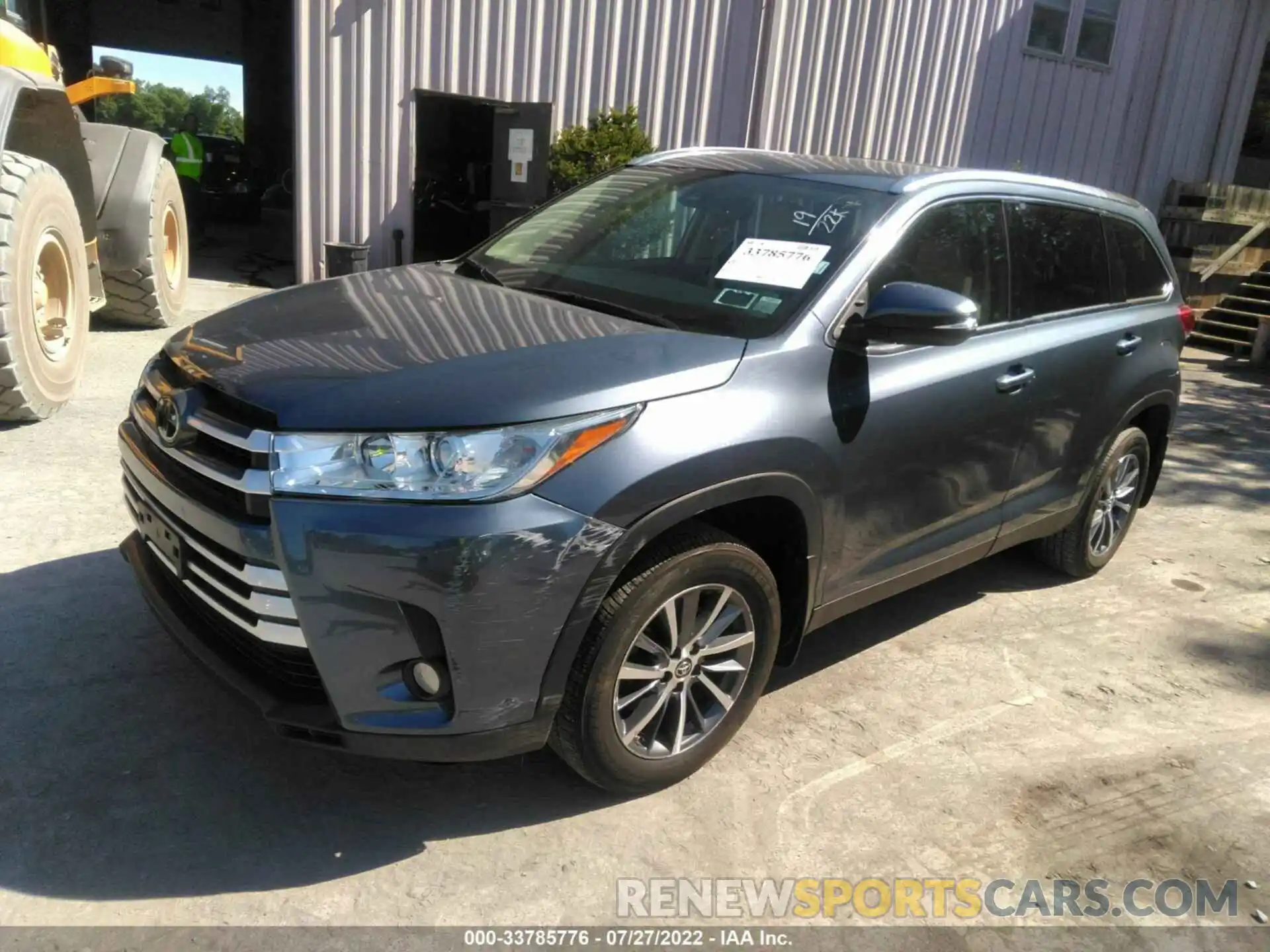 2 Photograph of a damaged car 5TDJZRFH1KS926340 TOYOTA HIGHLANDER 2019