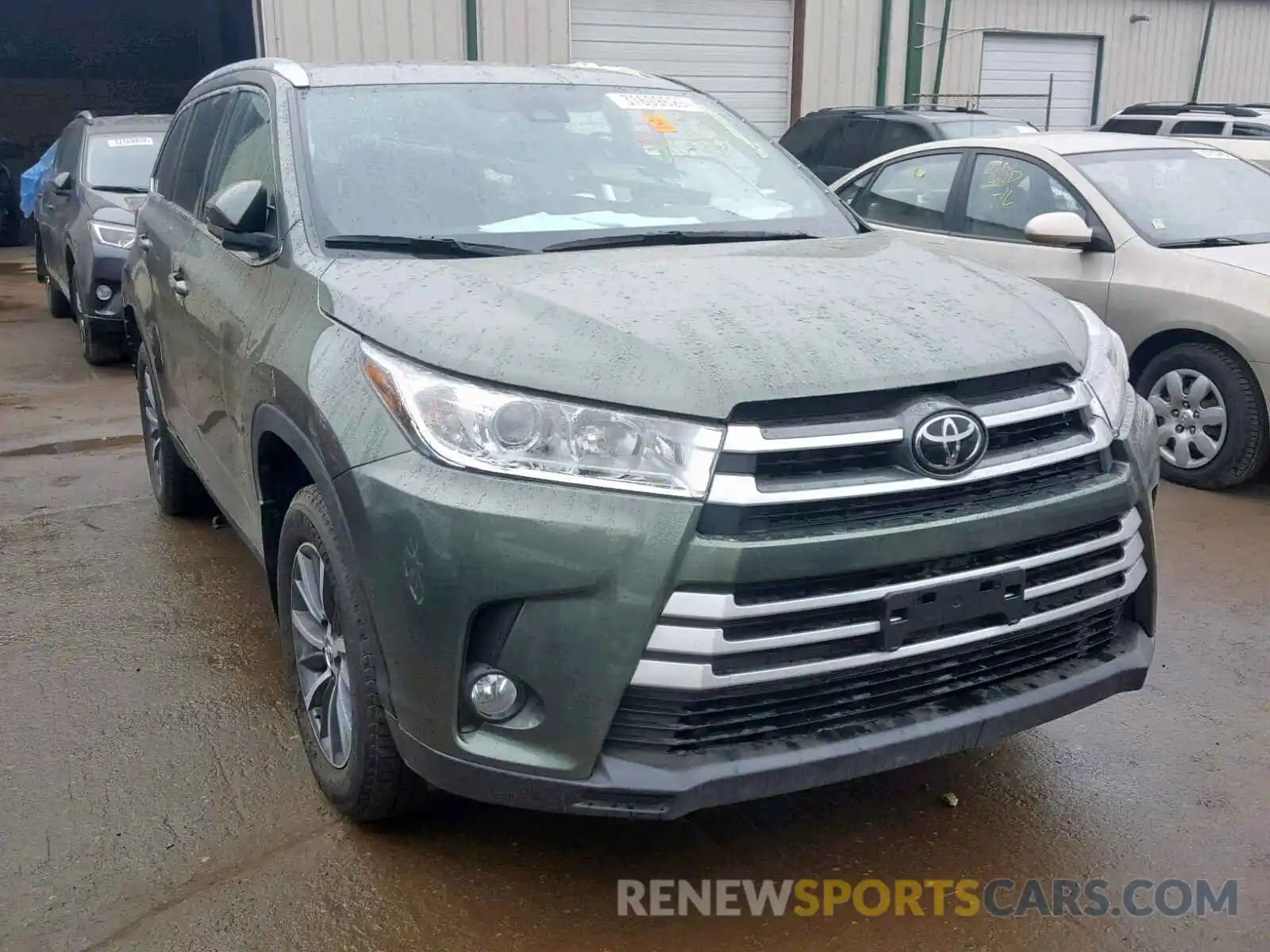 1 Photograph of a damaged car 5TDJZRFH1KS930923 TOYOTA HIGHLANDER 2019