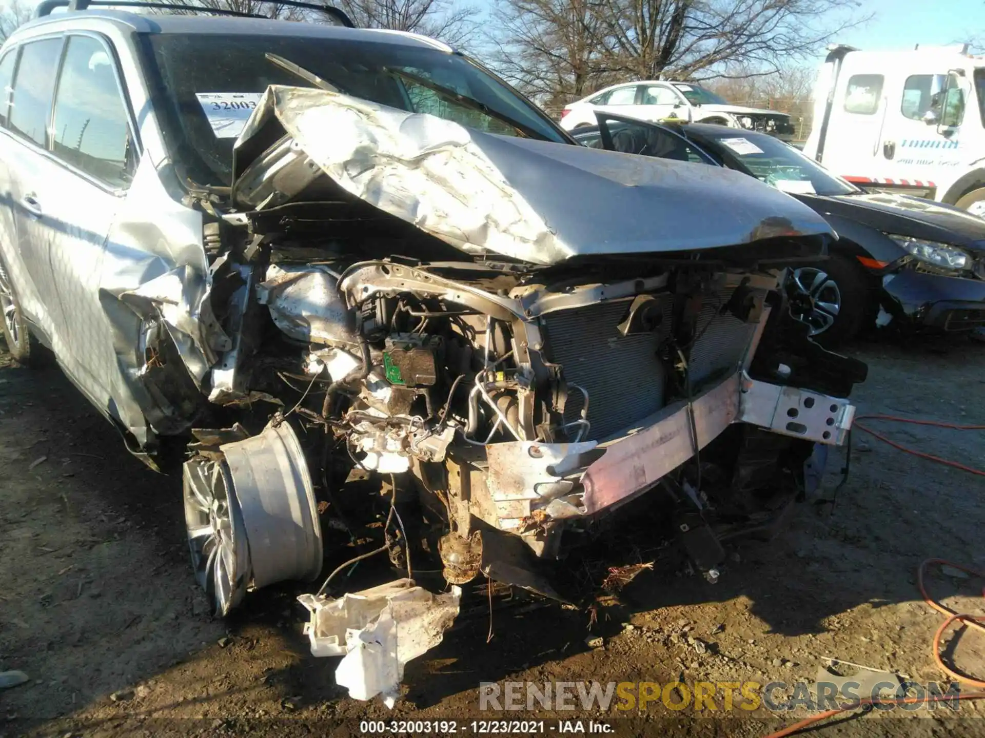 6 Photograph of a damaged car 5TDJZRFH1KS932073 TOYOTA HIGHLANDER 2019