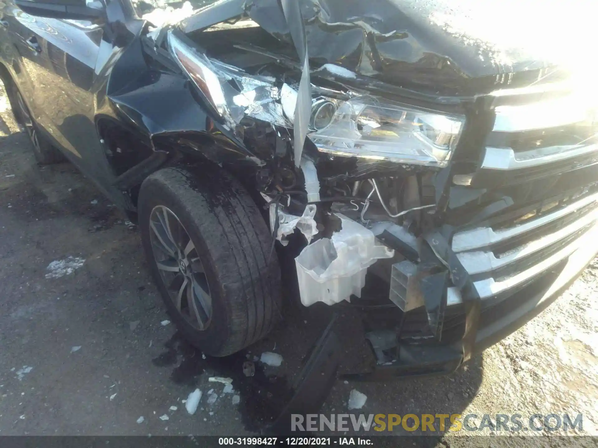 6 Photograph of a damaged car 5TDJZRFH1KS933000 TOYOTA HIGHLANDER 2019