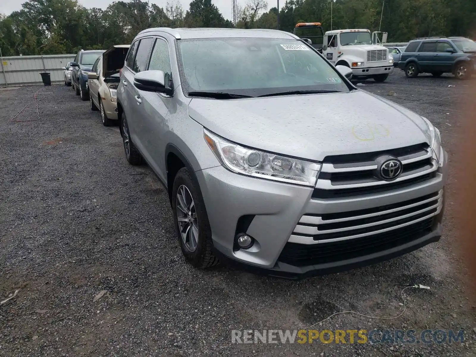 1 Photograph of a damaged car 5TDJZRFH1KS934406 TOYOTA HIGHLANDER 2019