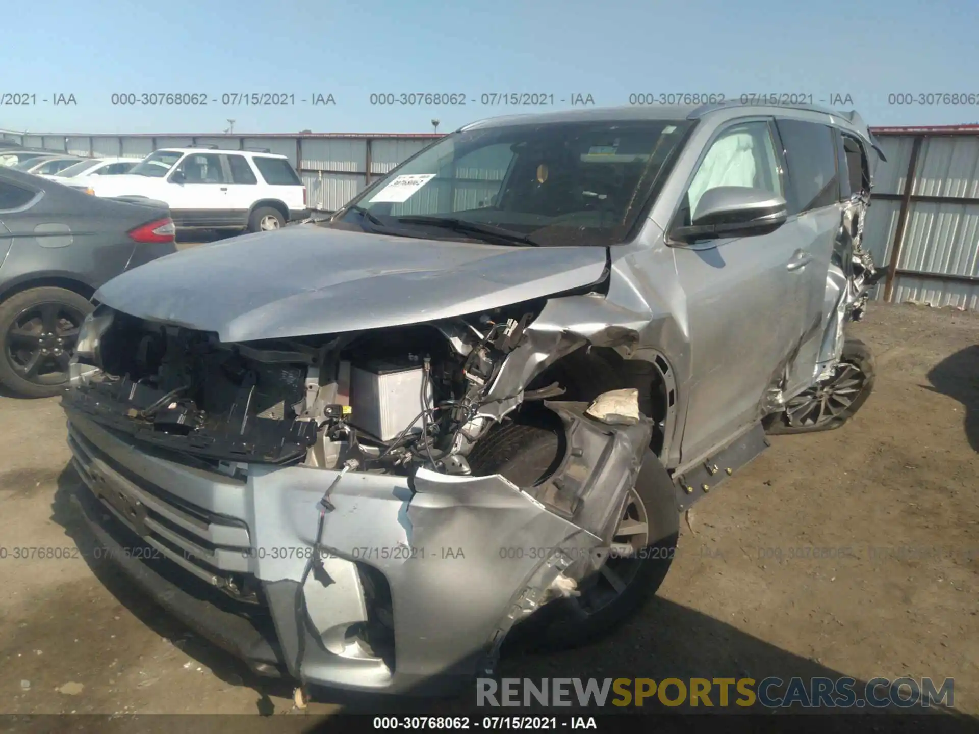 2 Photograph of a damaged car 5TDJZRFH1KS941243 TOYOTA HIGHLANDER 2019