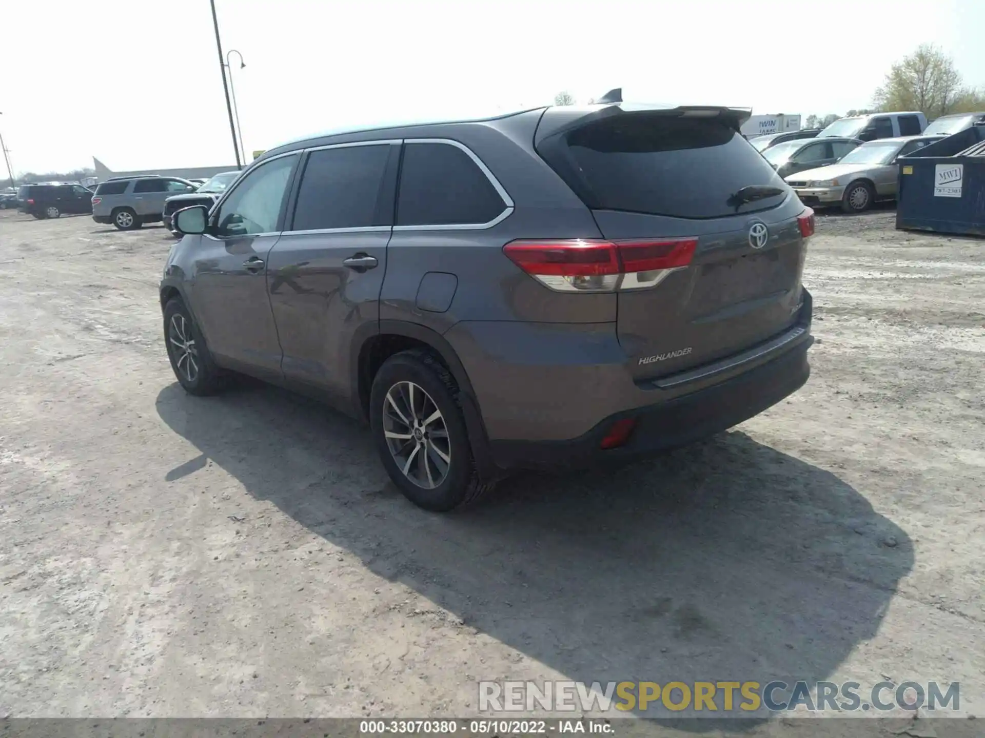 3 Фотография поврежденного автомобиля 5TDJZRFH1KS944725 TOYOTA HIGHLANDER 2019