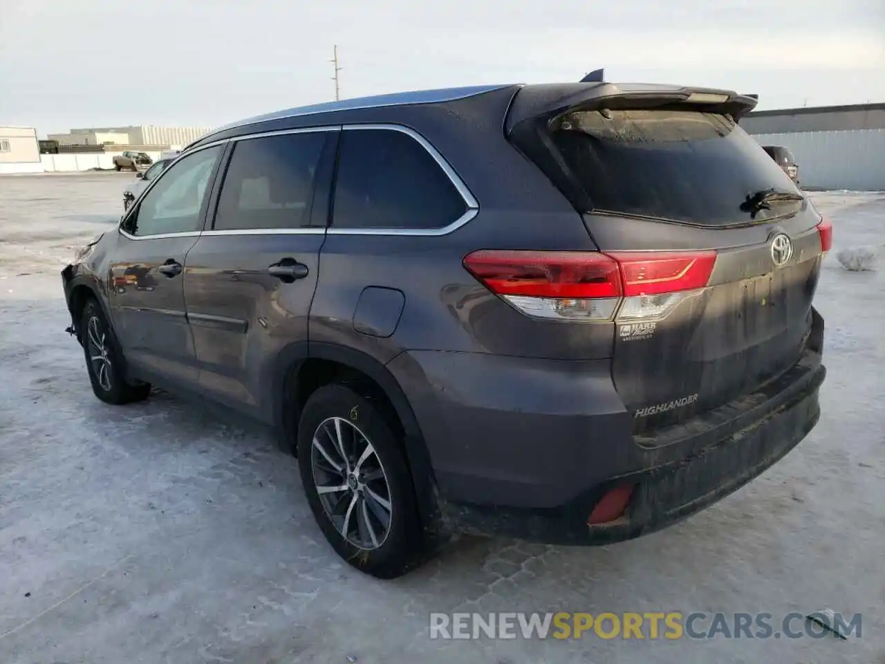 3 Photograph of a damaged car 5TDJZRFH1KS946569 TOYOTA HIGHLANDER 2019