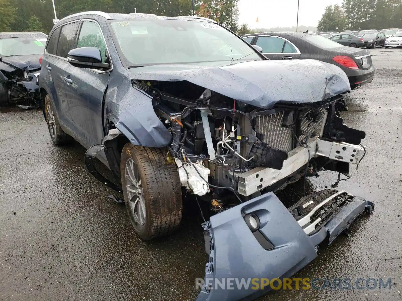 1 Photograph of a damaged car 5TDJZRFH1KS957264 TOYOTA HIGHLANDER 2019