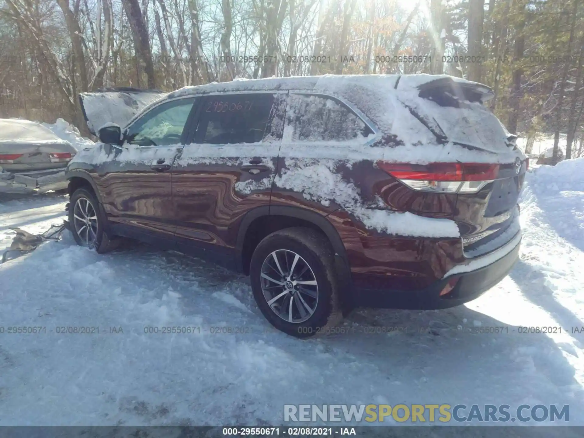 3 Photograph of a damaged car 5TDJZRFH1KS962058 TOYOTA HIGHLANDER 2019