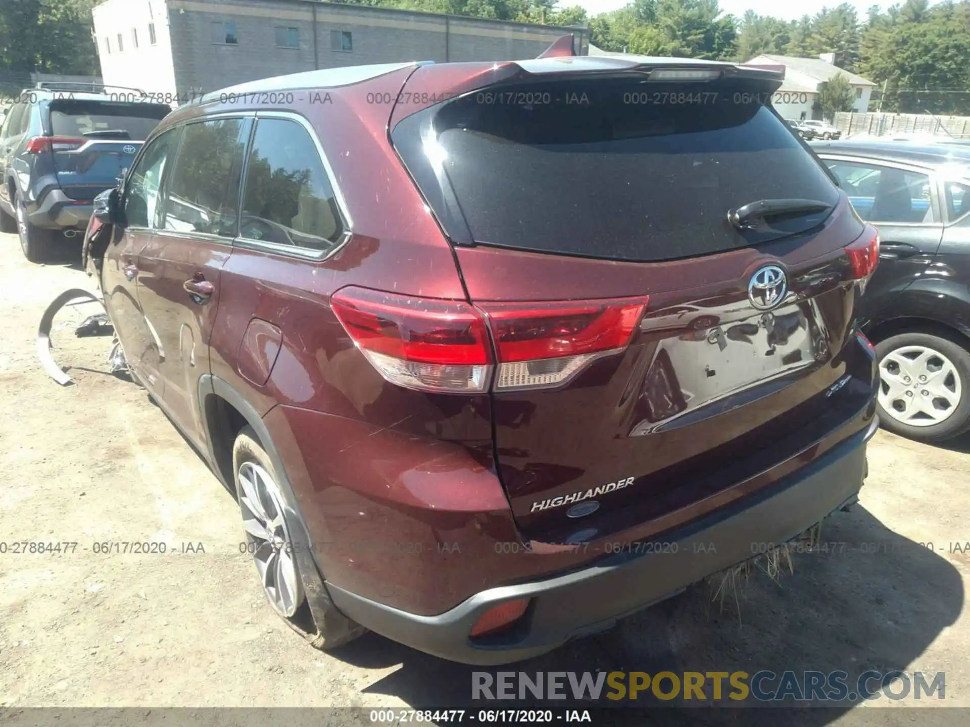 3 Photograph of a damaged car 5TDJZRFH1KS965820 TOYOTA HIGHLANDER 2019