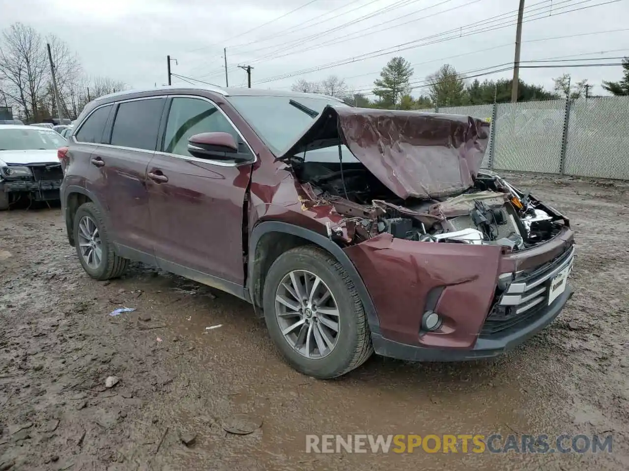 4 Photograph of a damaged car 5TDJZRFH1KS968796 TOYOTA HIGHLANDER 2019