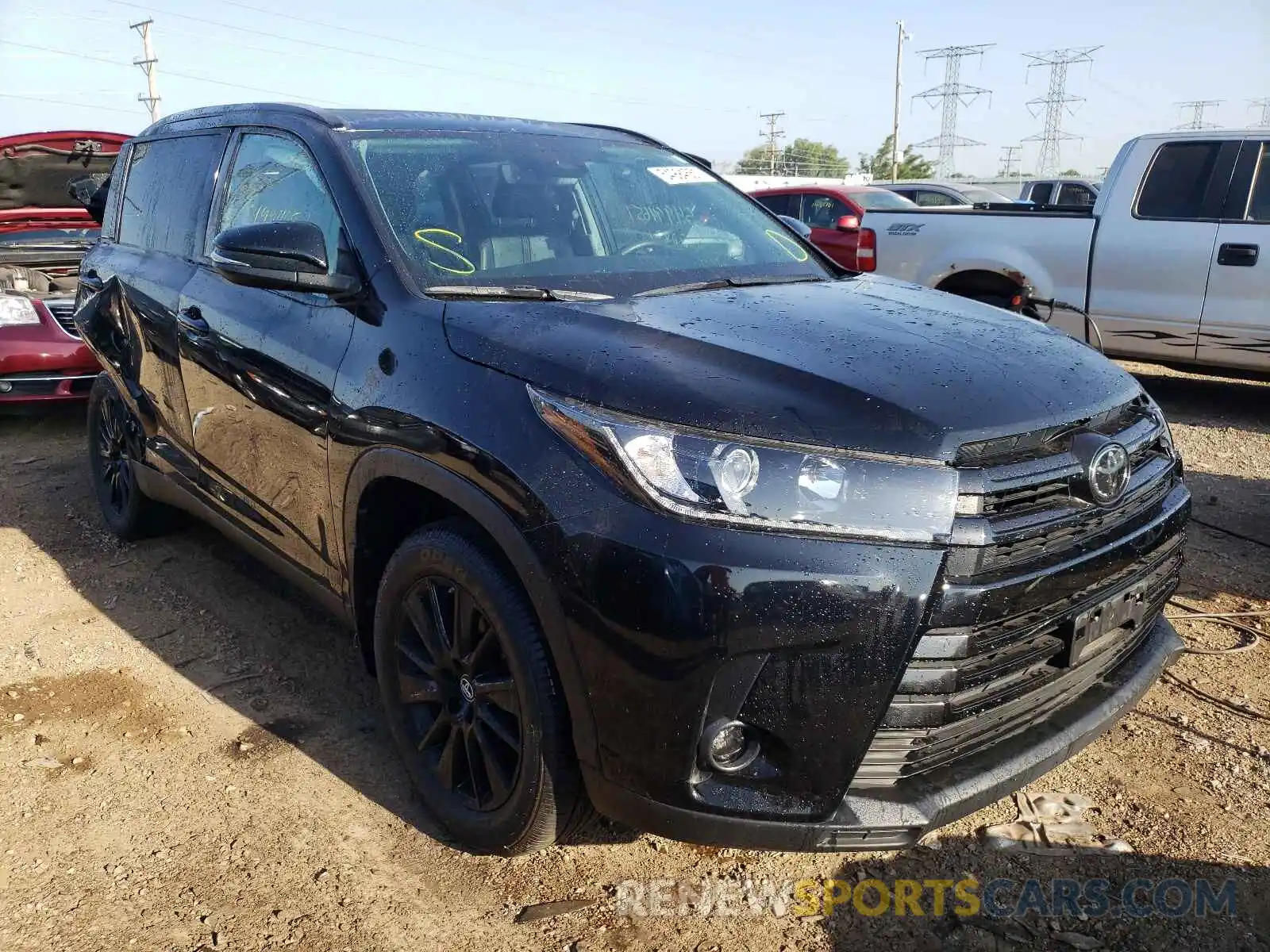 1 Photograph of a damaged car 5TDJZRFH1KS971908 TOYOTA HIGHLANDER 2019