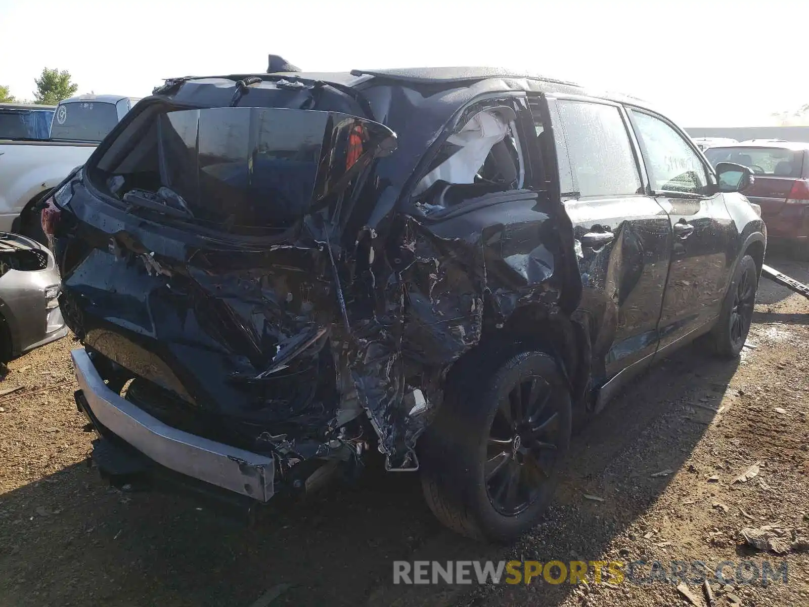 4 Photograph of a damaged car 5TDJZRFH1KS971908 TOYOTA HIGHLANDER 2019