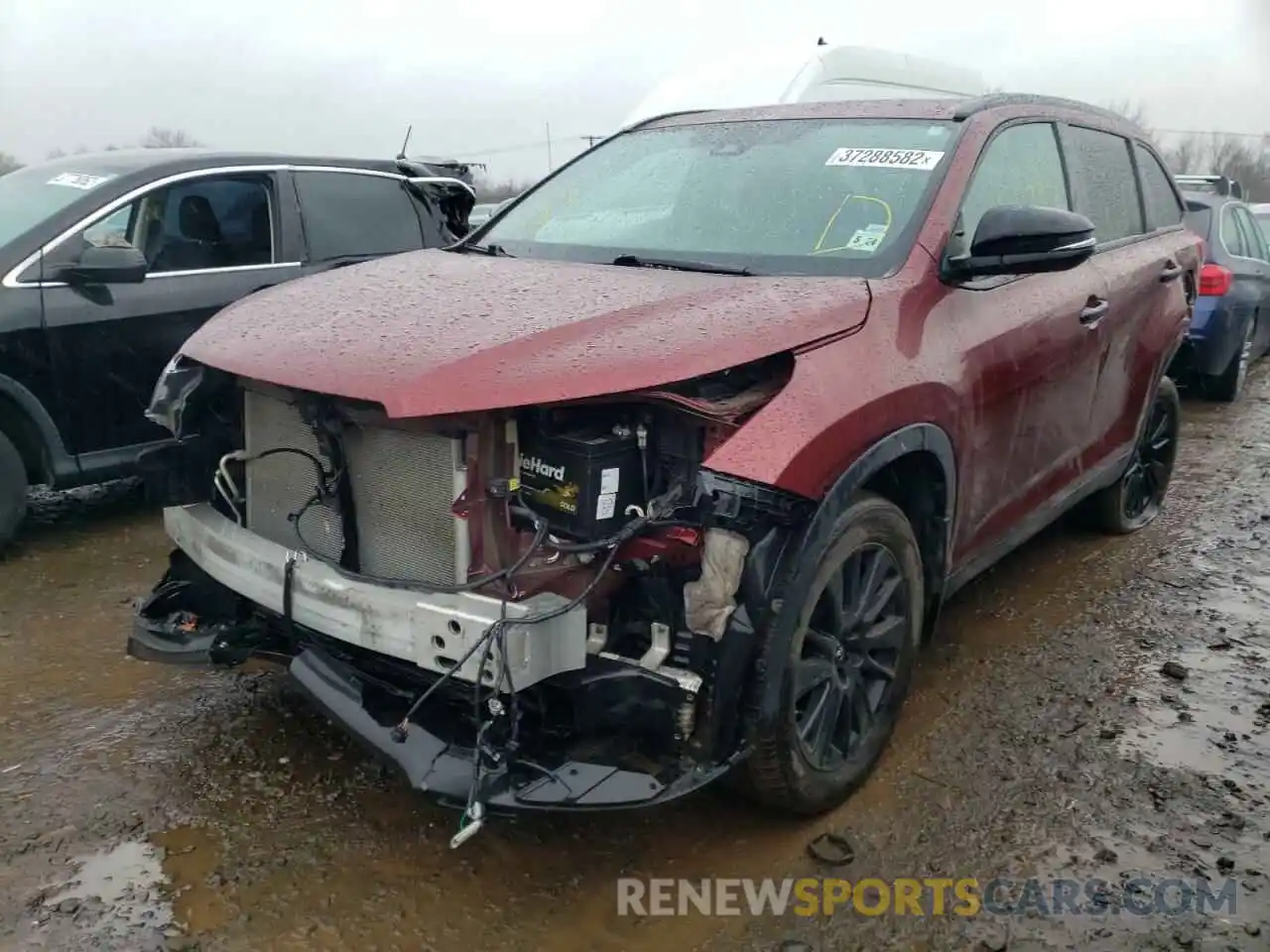 2 Photograph of a damaged car 5TDJZRFH1KS975974 TOYOTA HIGHLANDER 2019