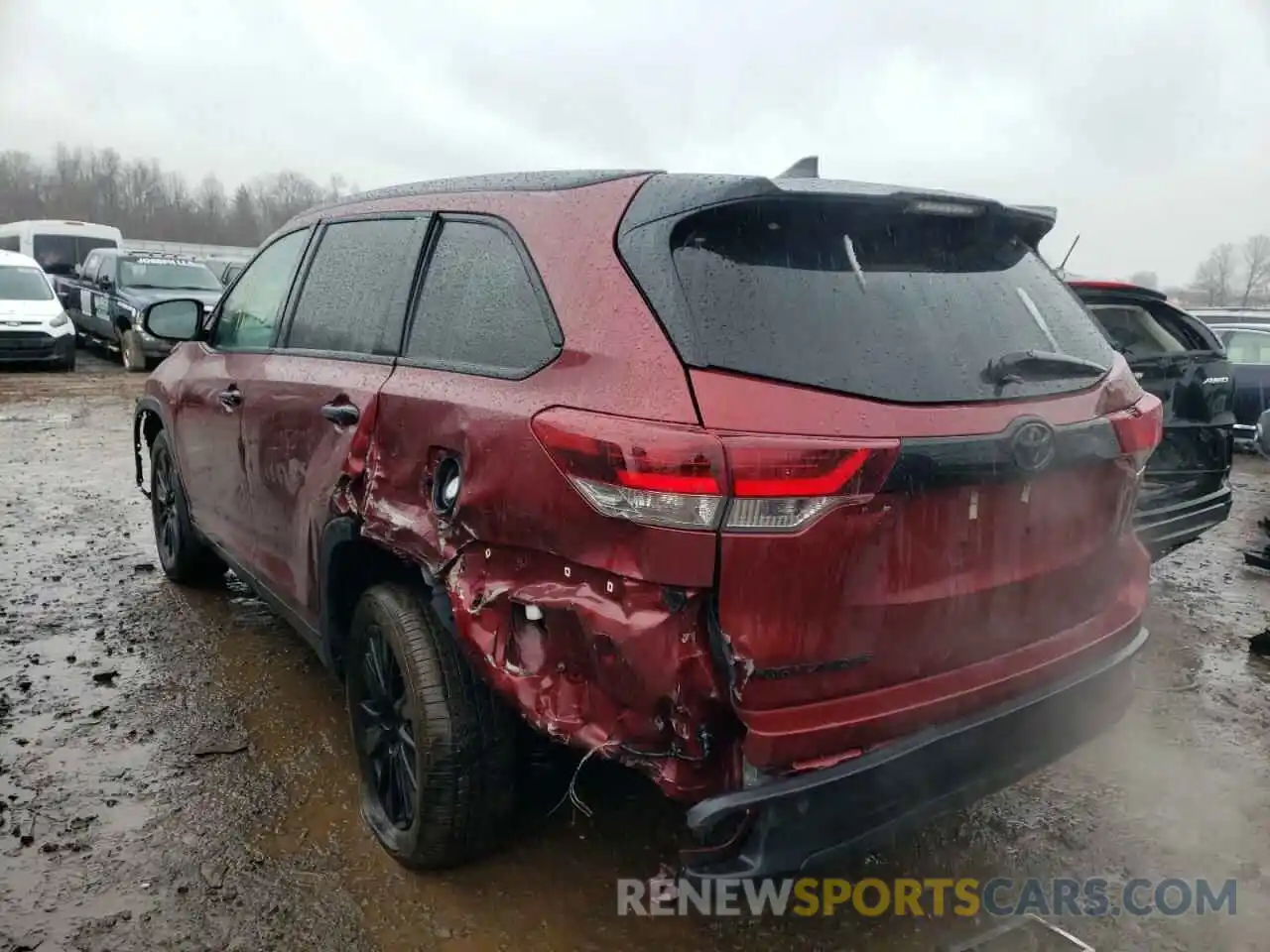 3 Photograph of a damaged car 5TDJZRFH1KS975974 TOYOTA HIGHLANDER 2019