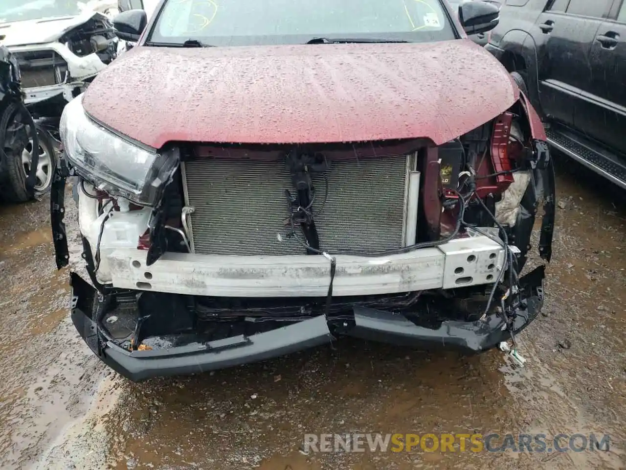 9 Photograph of a damaged car 5TDJZRFH1KS975974 TOYOTA HIGHLANDER 2019