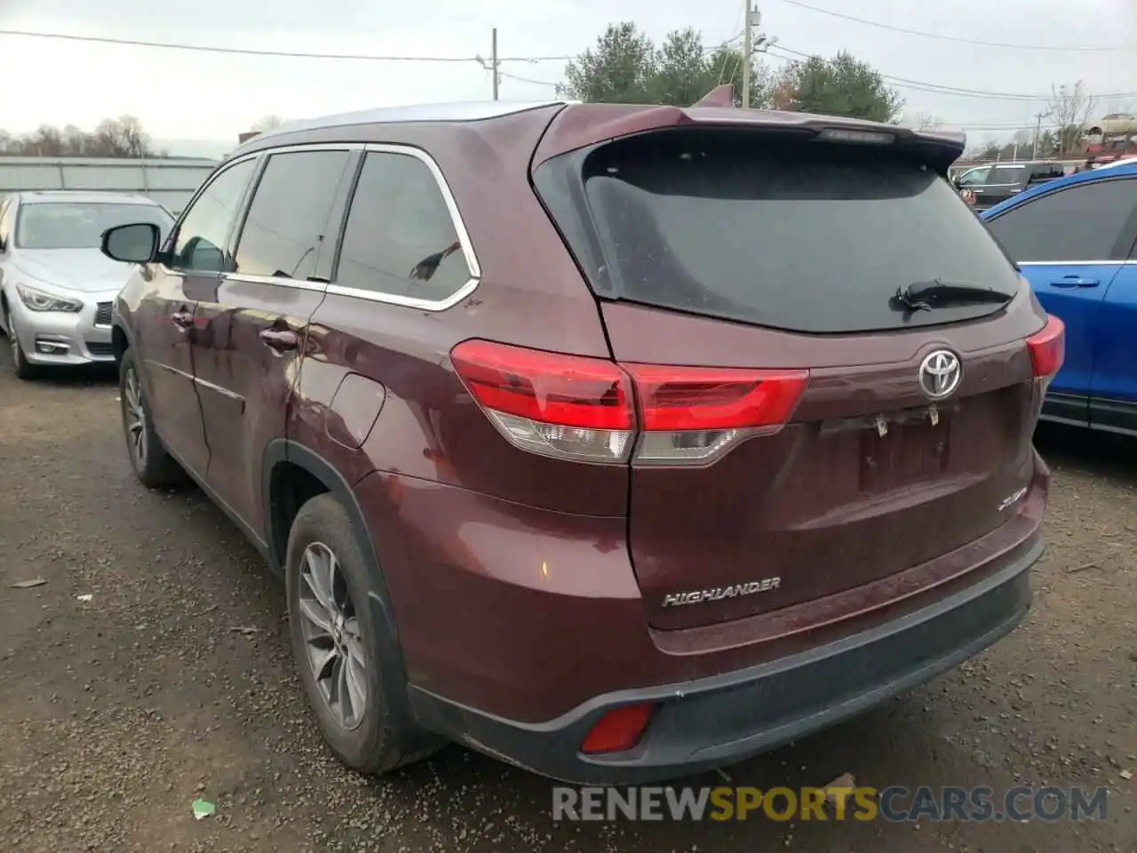 3 Photograph of a damaged car 5TDJZRFH1KS981581 TOYOTA HIGHLANDER 2019