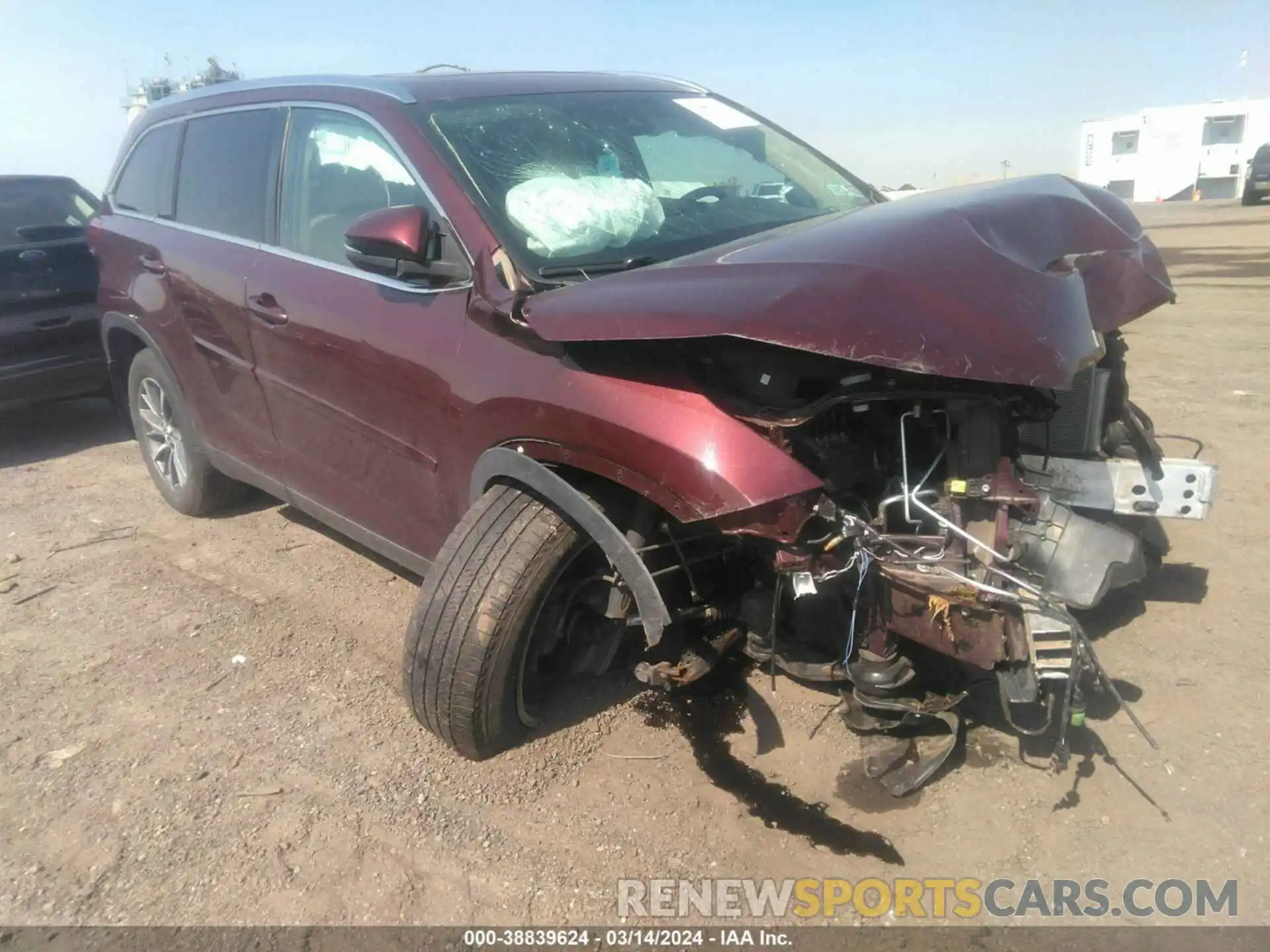 1 Photograph of a damaged car 5TDJZRFH1KS982536 TOYOTA HIGHLANDER 2019