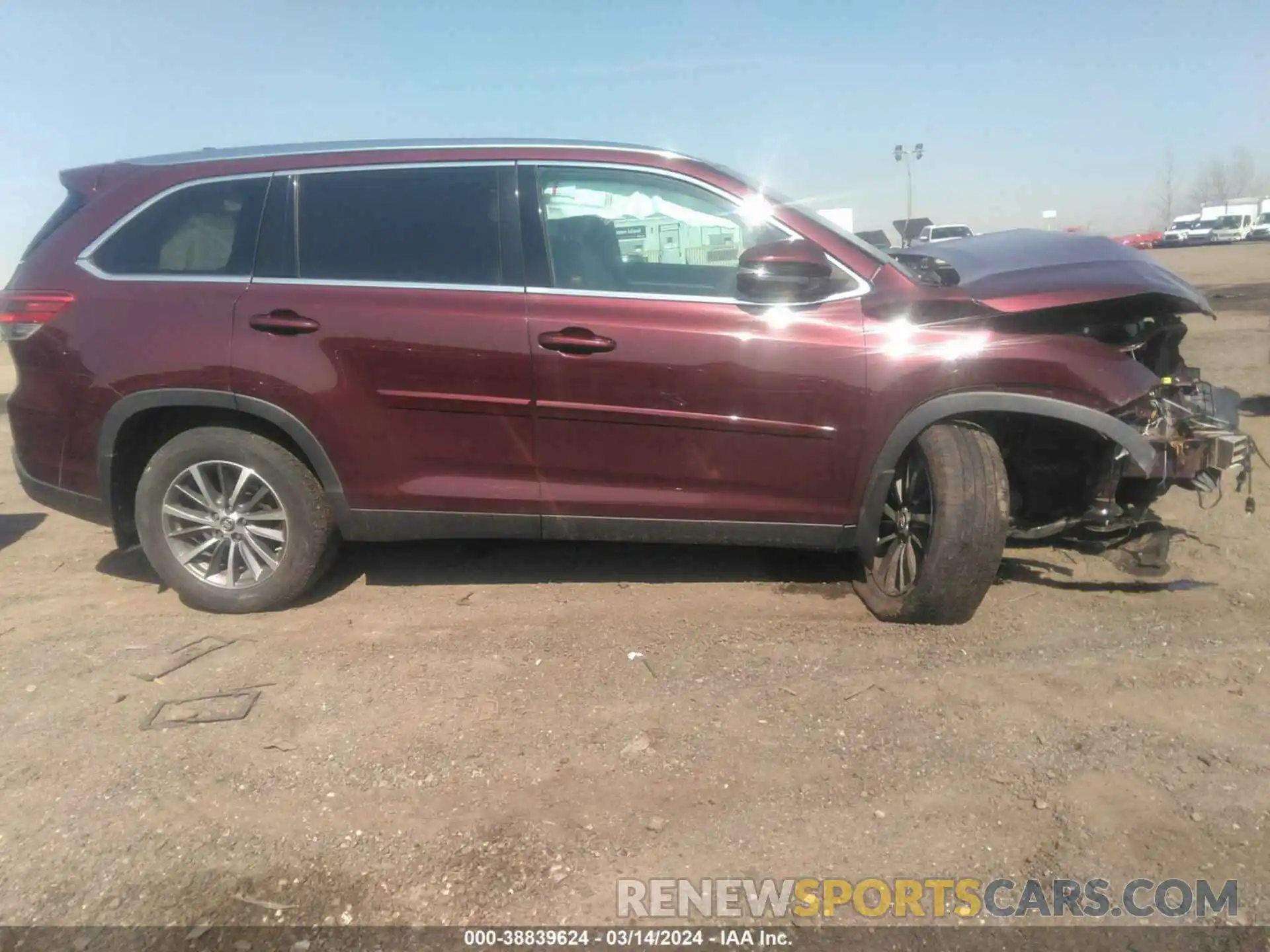 14 Photograph of a damaged car 5TDJZRFH1KS982536 TOYOTA HIGHLANDER 2019