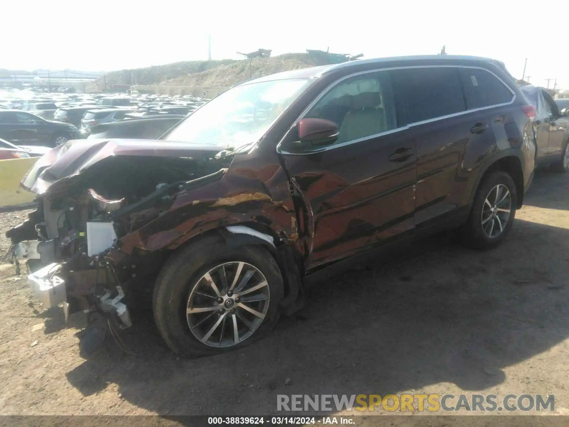 2 Photograph of a damaged car 5TDJZRFH1KS982536 TOYOTA HIGHLANDER 2019