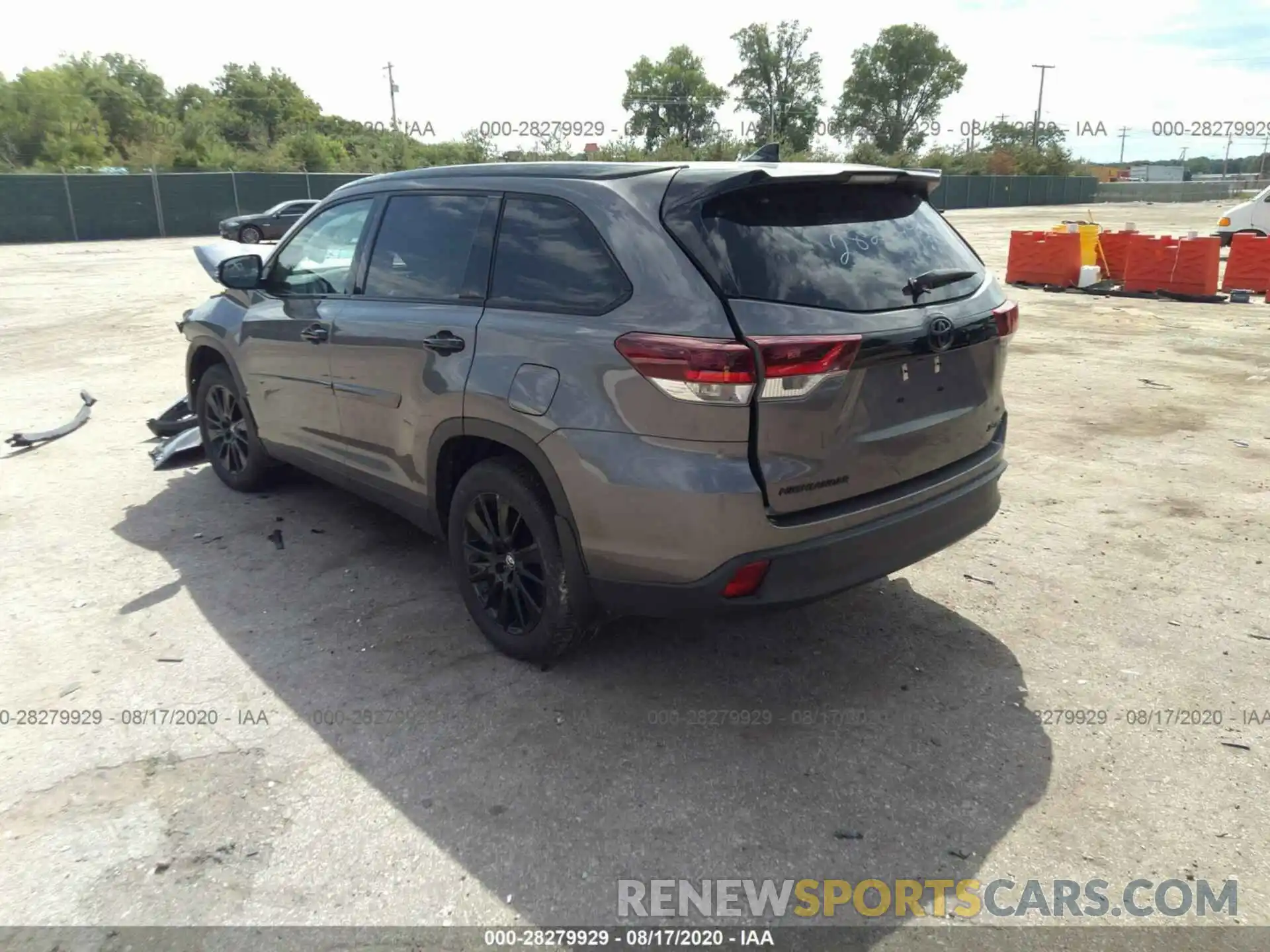 3 Photograph of a damaged car 5TDJZRFH1KS983380 TOYOTA HIGHLANDER 2019