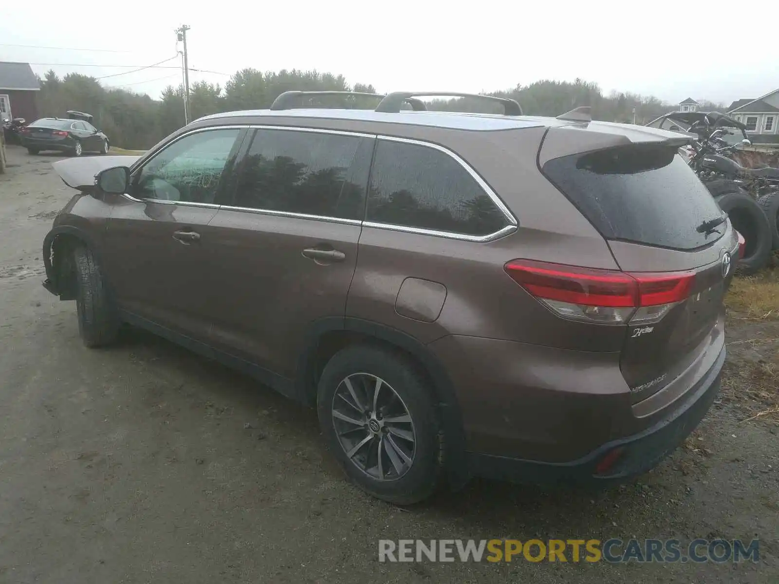 3 Photograph of a damaged car 5TDJZRFH1KS984948 TOYOTA HIGHLANDER 2019