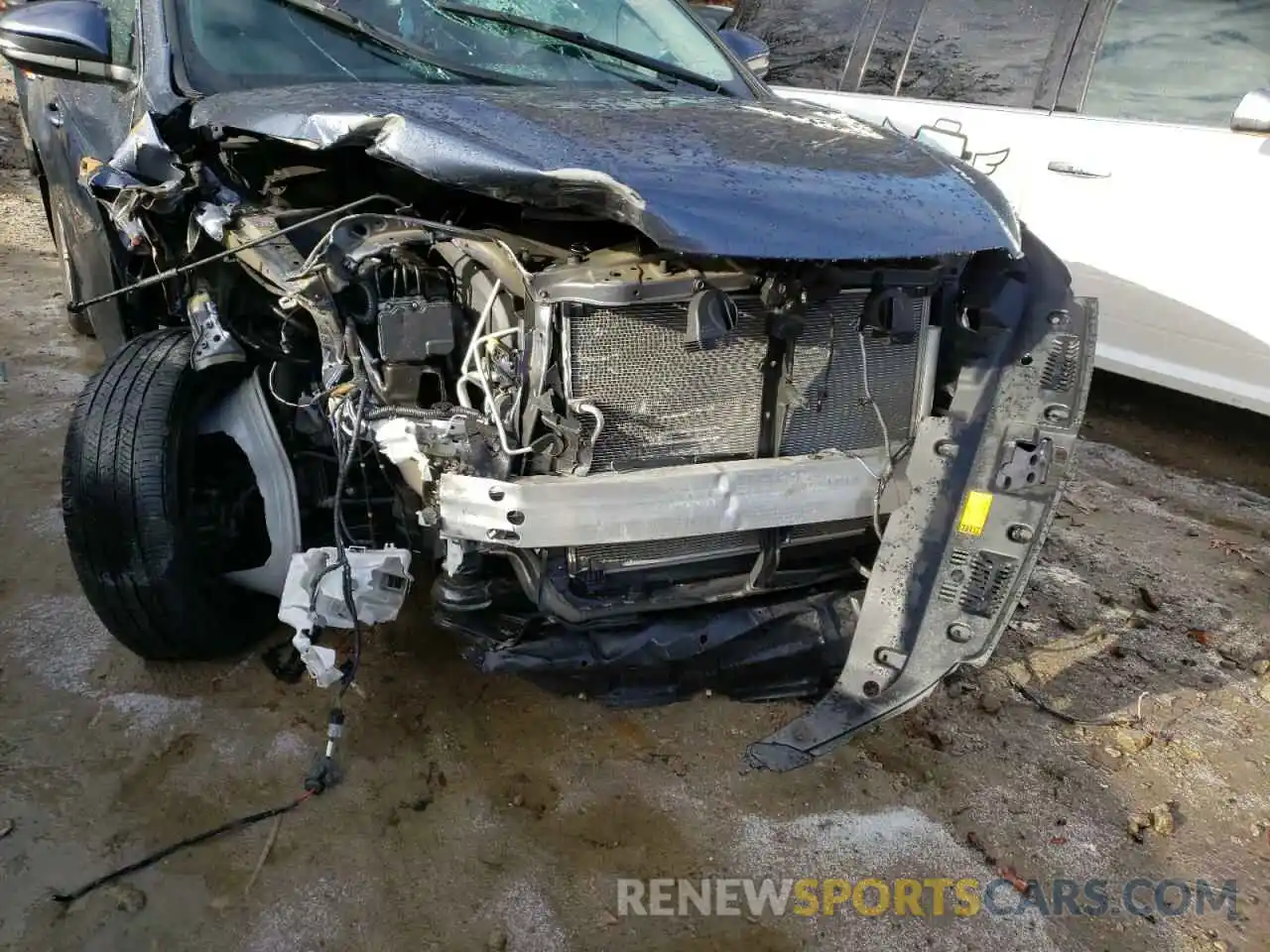 9 Photograph of a damaged car 5TDJZRFH1KS986702 TOYOTA HIGHLANDER 2019