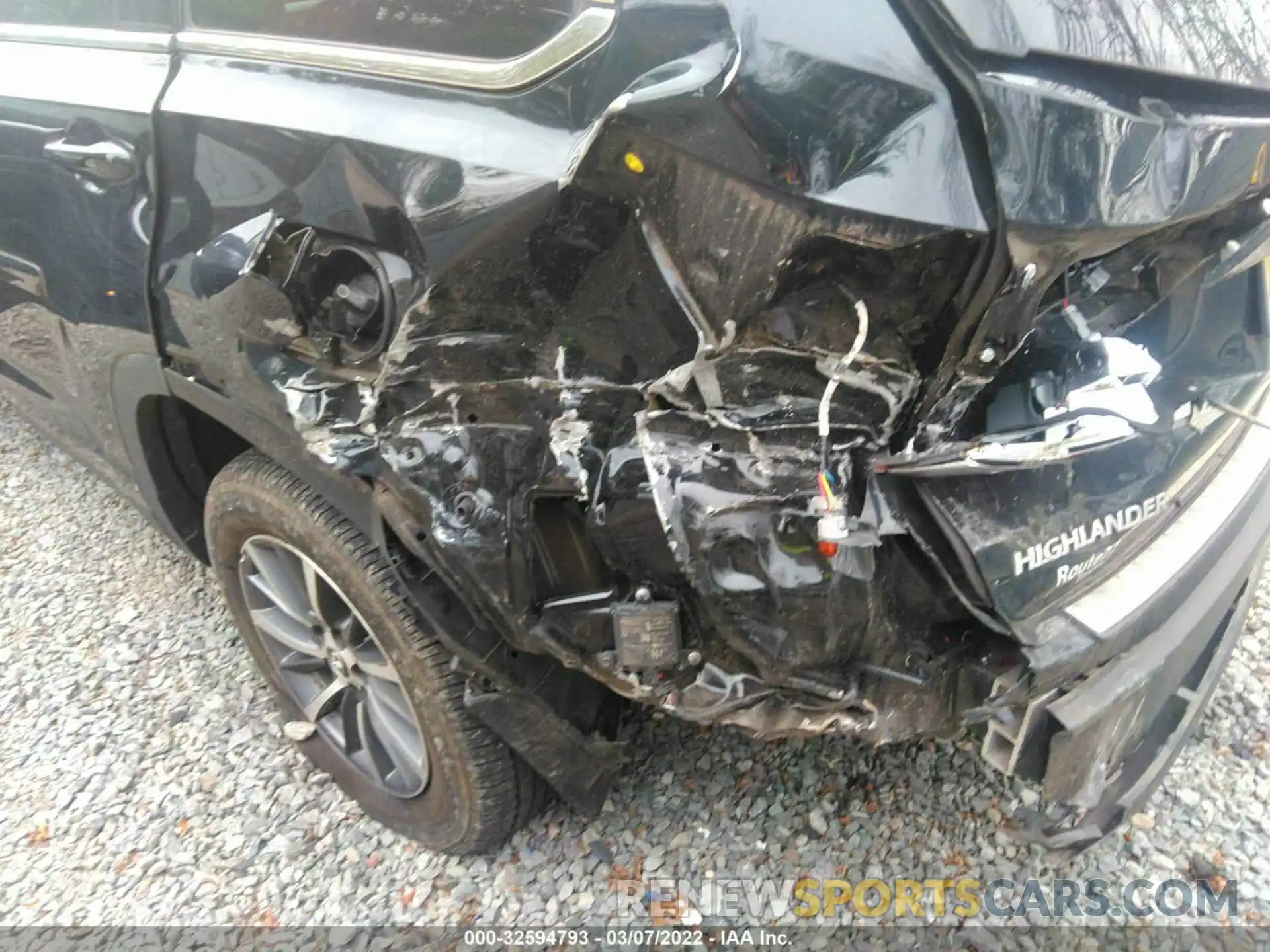 6 Photograph of a damaged car 5TDJZRFH1KS987543 TOYOTA HIGHLANDER 2019