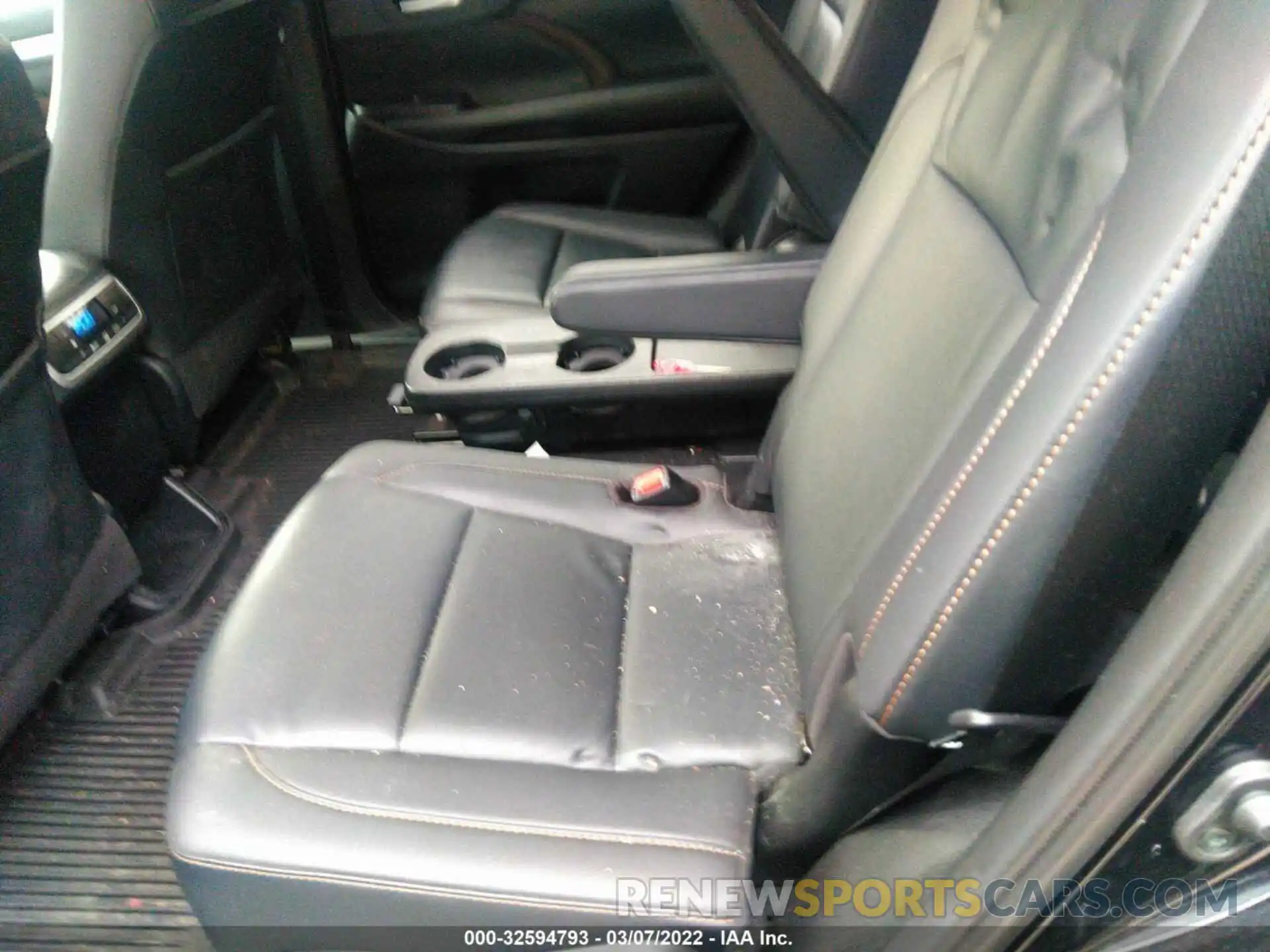 8 Фотография поврежденного автомобиля 5TDJZRFH1KS987543 TOYOTA HIGHLANDER 2019