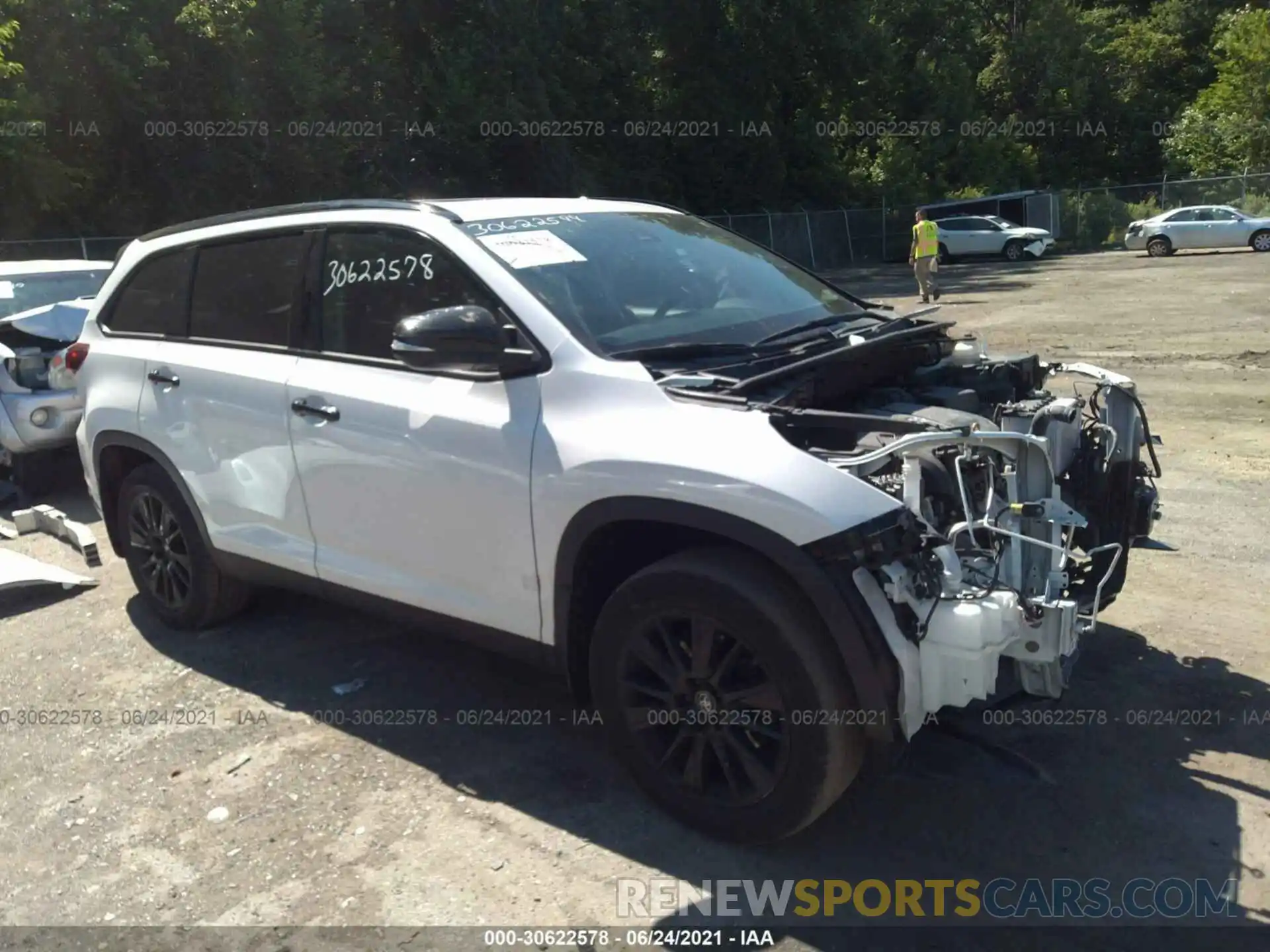 1 Photograph of a damaged car 5TDJZRFH1KS991107 TOYOTA HIGHLANDER 2019